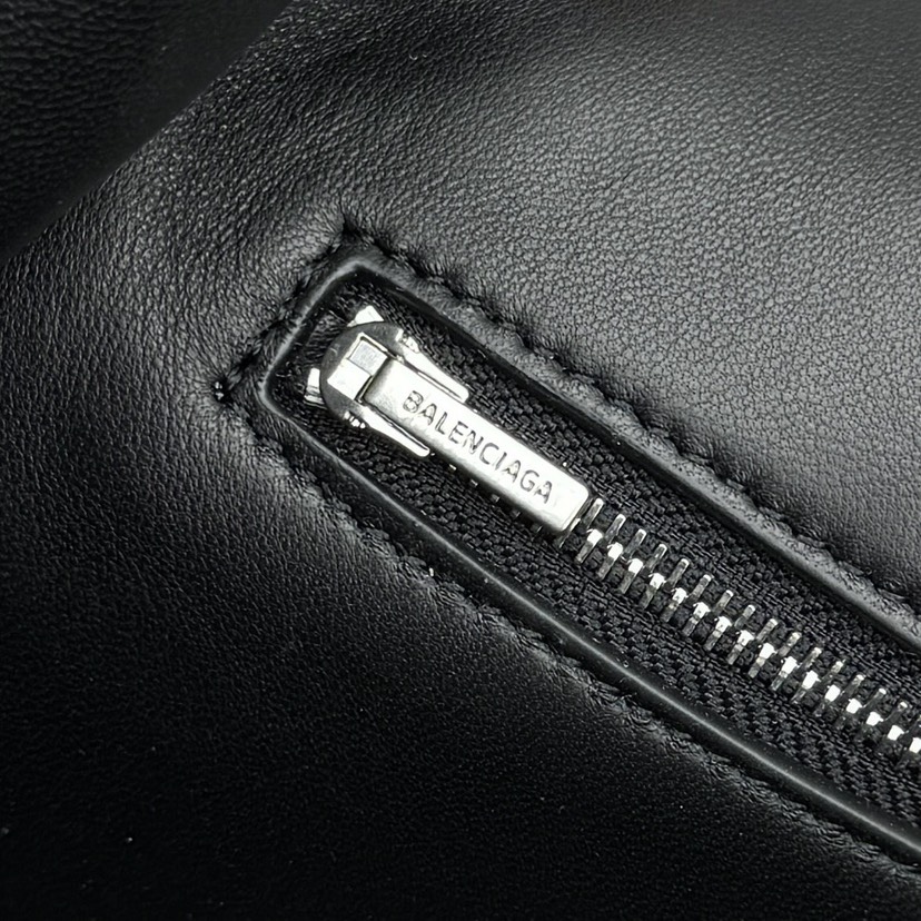 [TOP] BALENCIAGA Rodeo Bag 40x30x13cm - Black & SHW - 711 Luxury