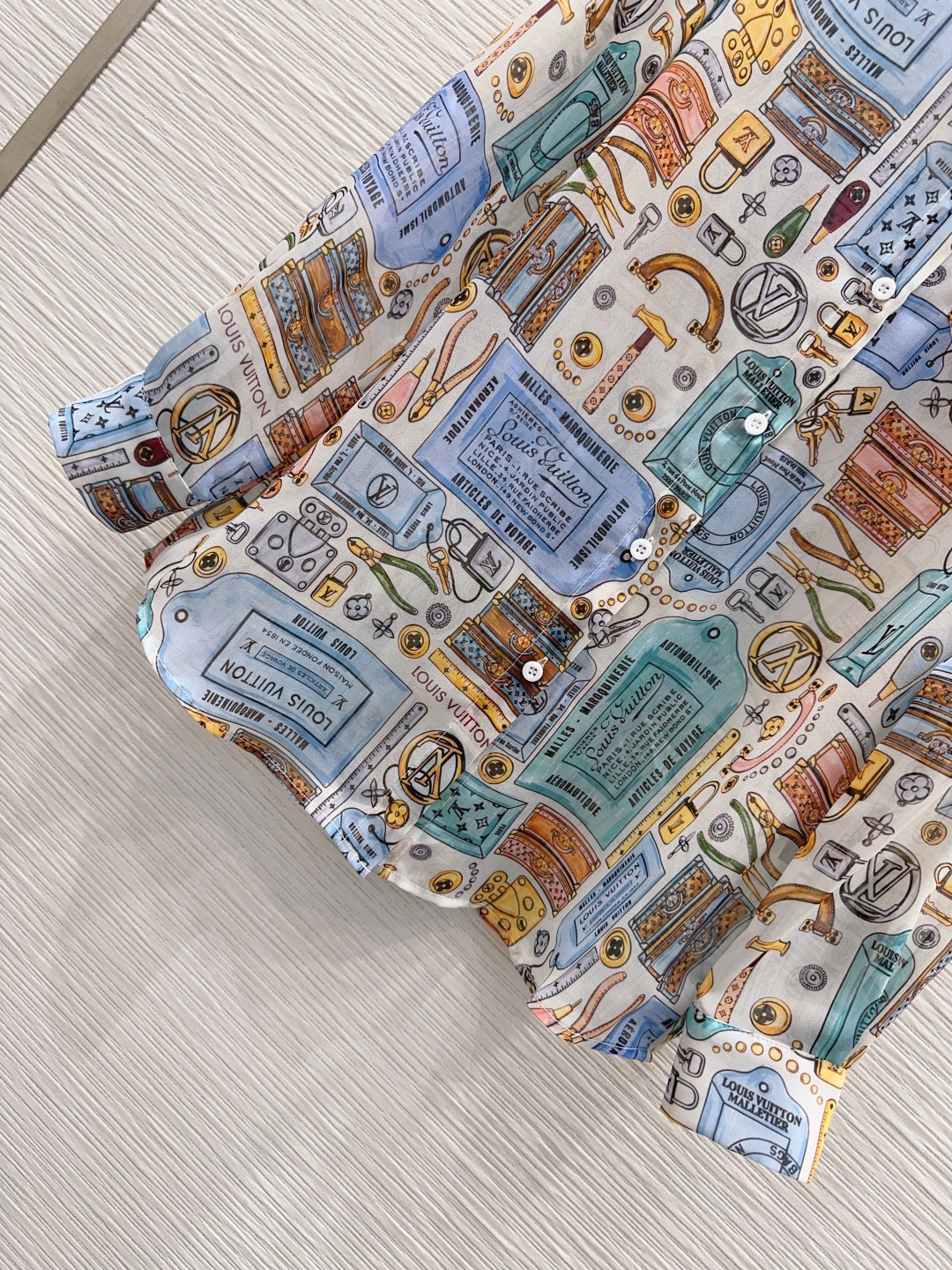 [TOP] Louis Vuitton LV Shirt - White