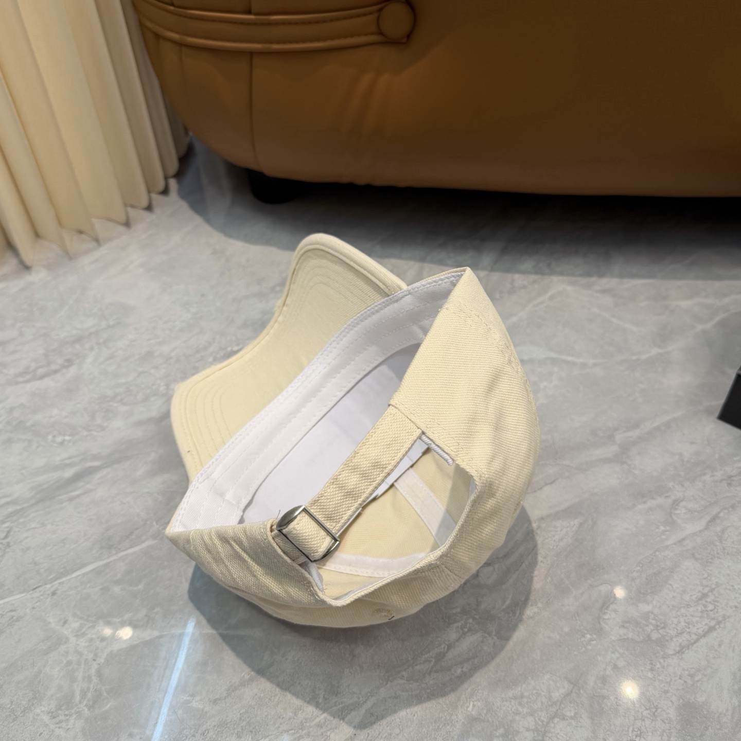 [TOP] Miu Miu Hat - Beige - 711 Luxury