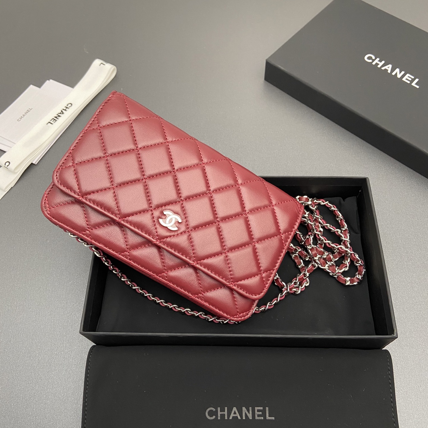 [TOP] CHANEL Woc Bag  - Red