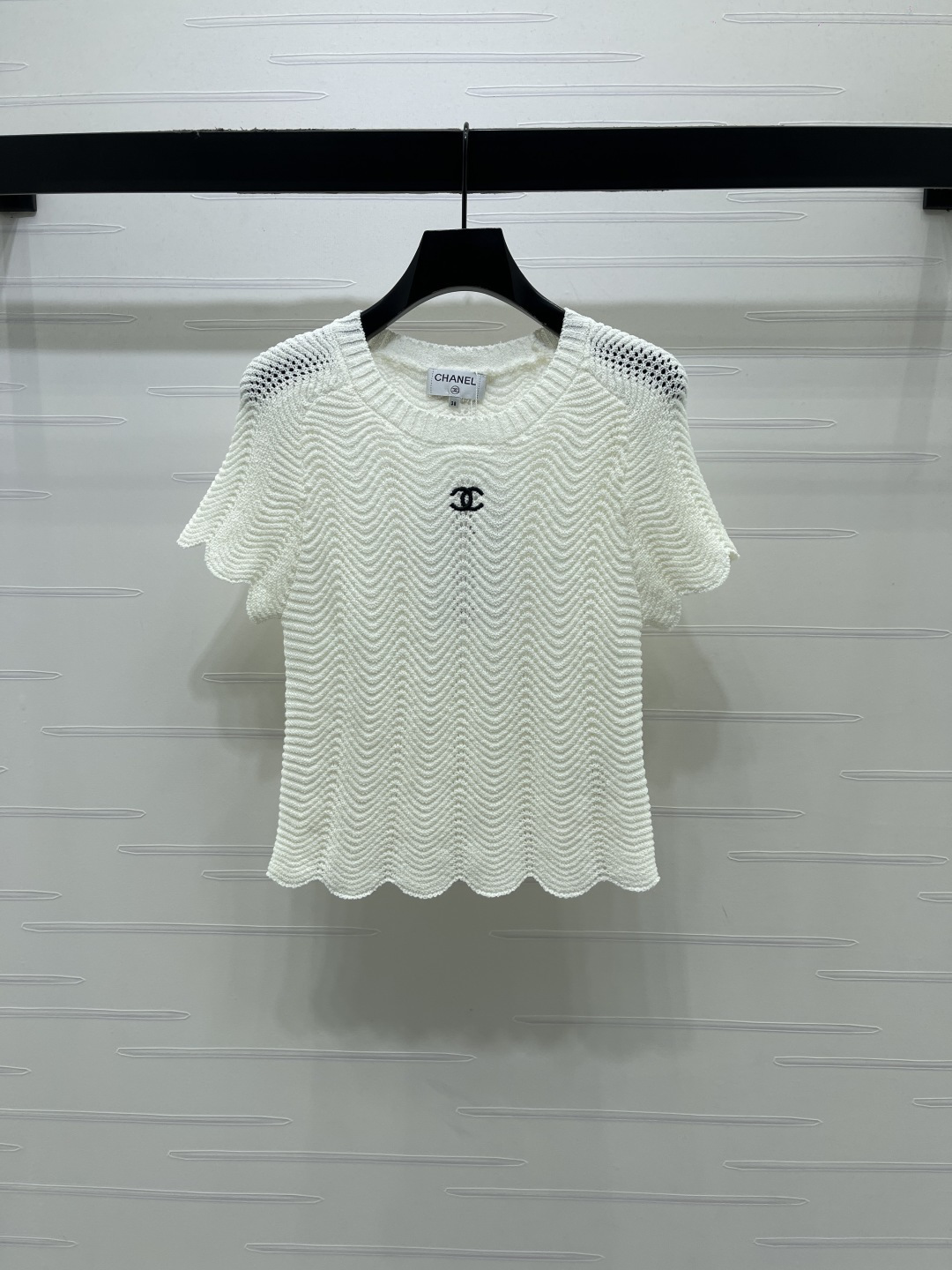 [TOP] CHANEL Wavy-patterned Crew Neck Knit Short -sleeve T-shirt  - Beige - 711 Luxury
