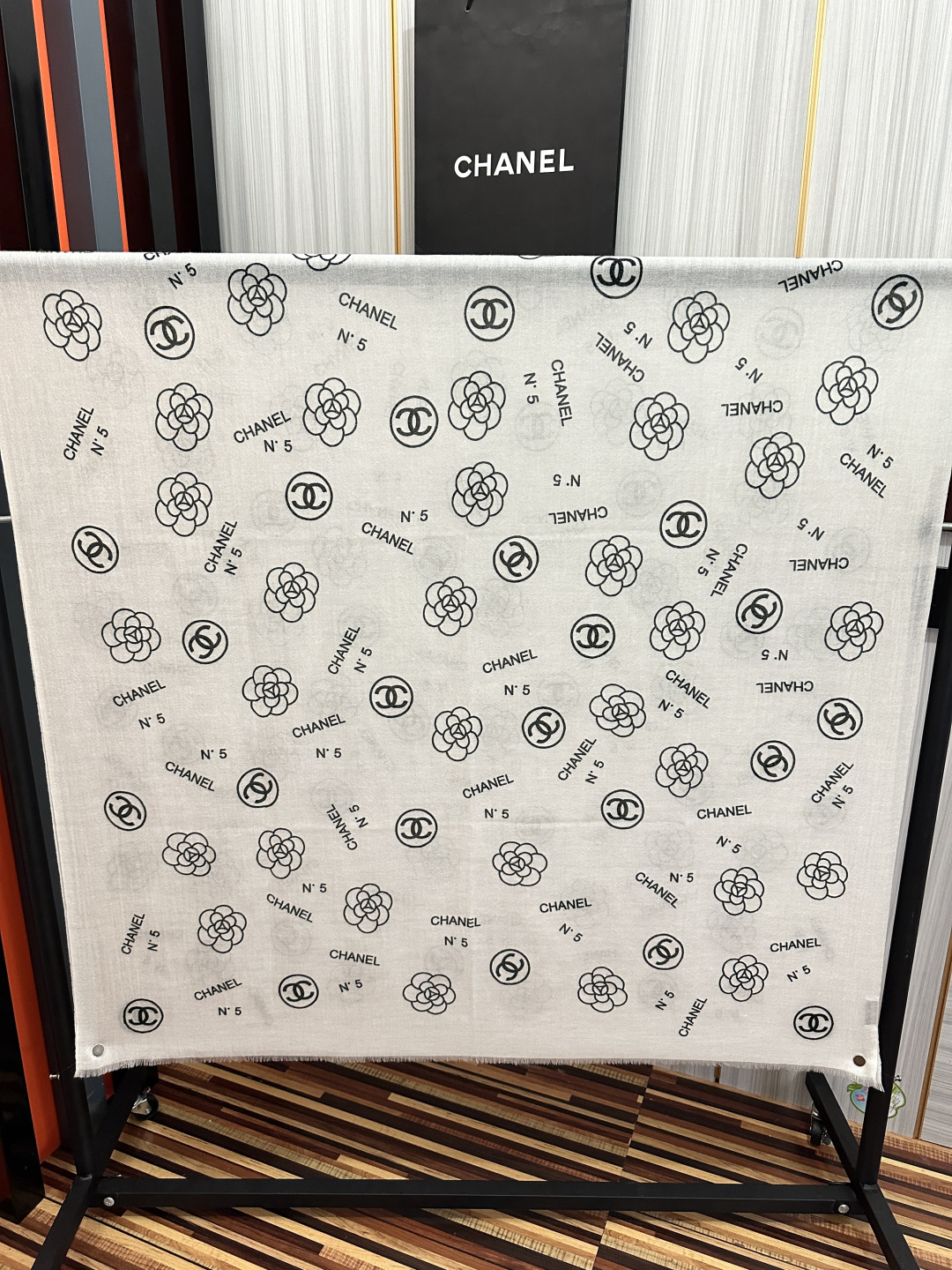 [TOP] CHANEL CC Scarf 100x200cm - White - 711 Luxury