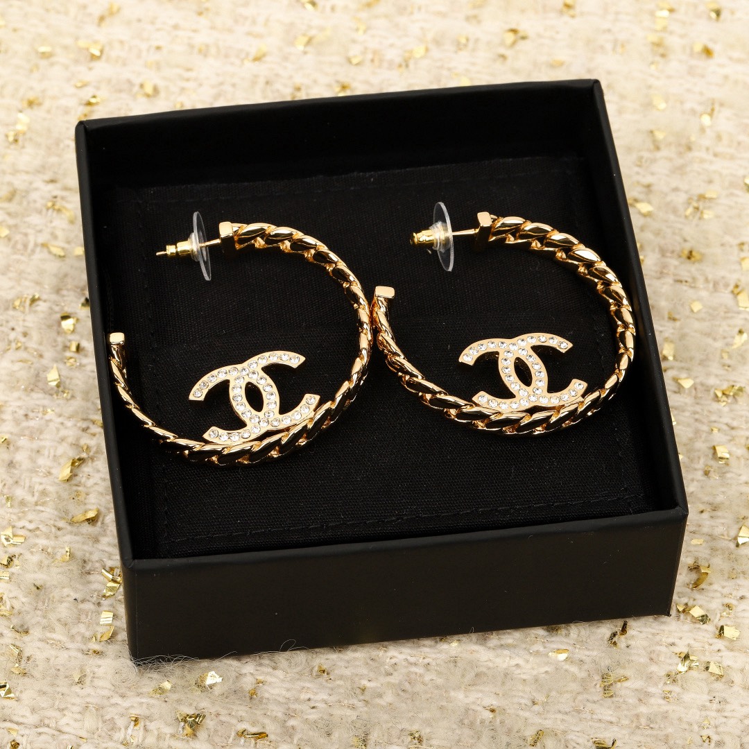 [TOP] CHANEL Earrings - Gold