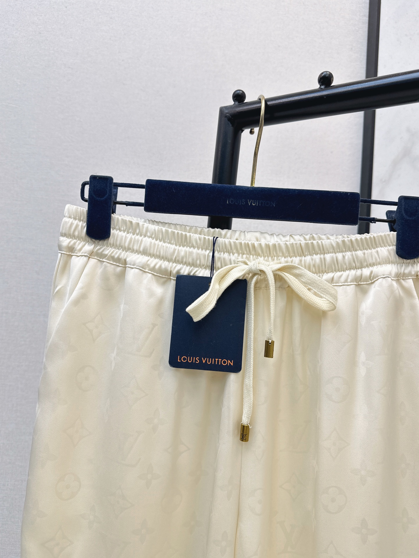 [TOP] Louis Vuitton LV Pants - White