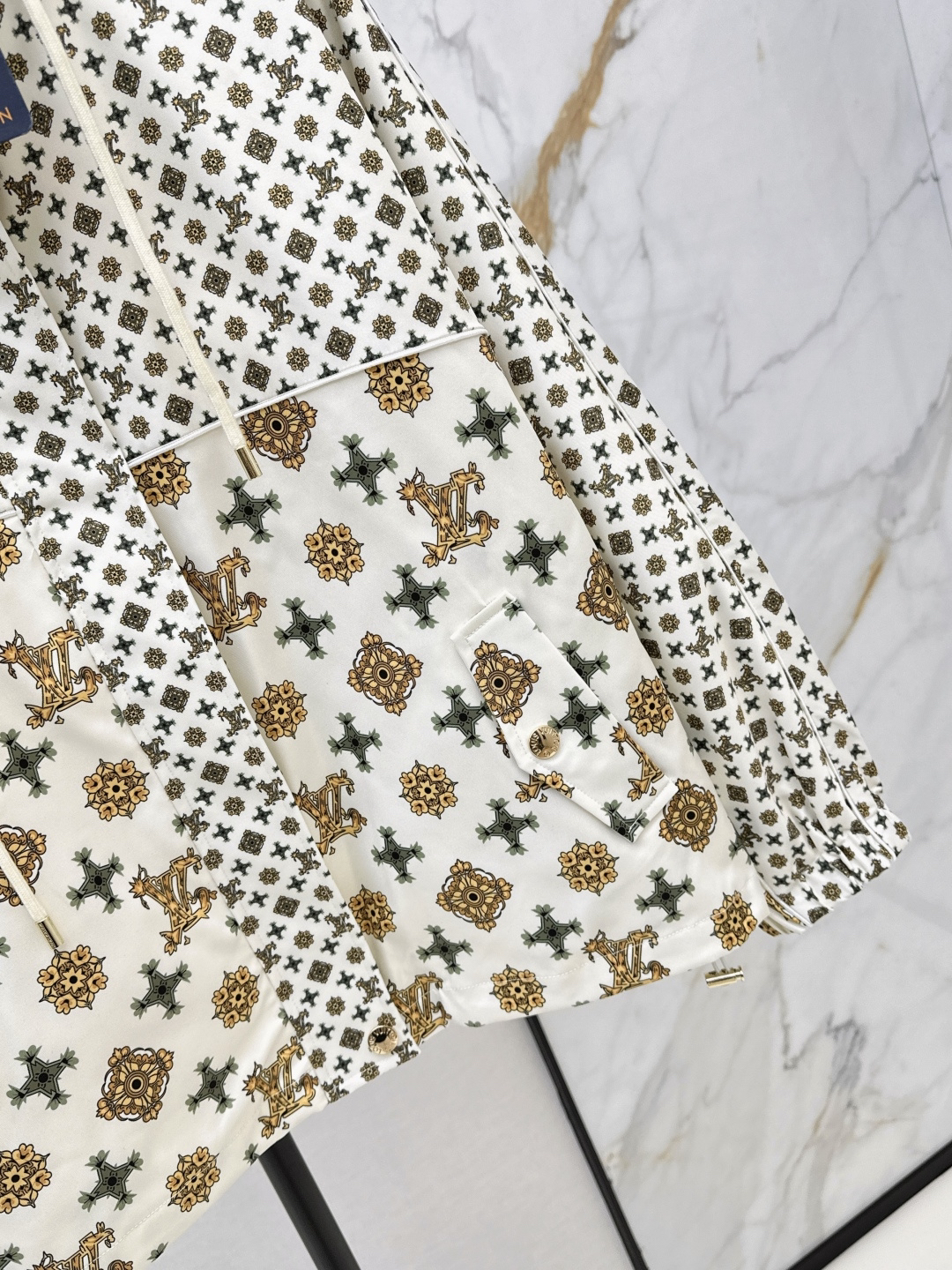 [TOP] Louis Vuitton LV Hooded Zip-Up Monogram Trench Coat - White