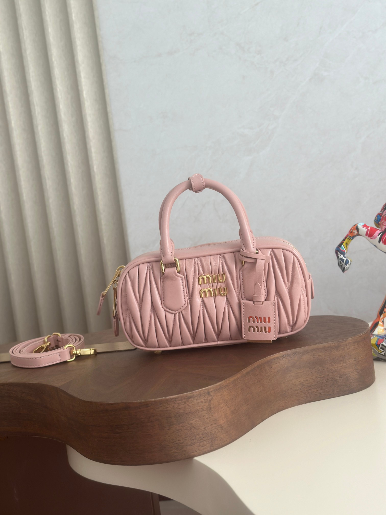 [TOP] Miu Miu Bowling Bag Lambskin 22x10.5x7.5cm - Pink - 711 Luxury