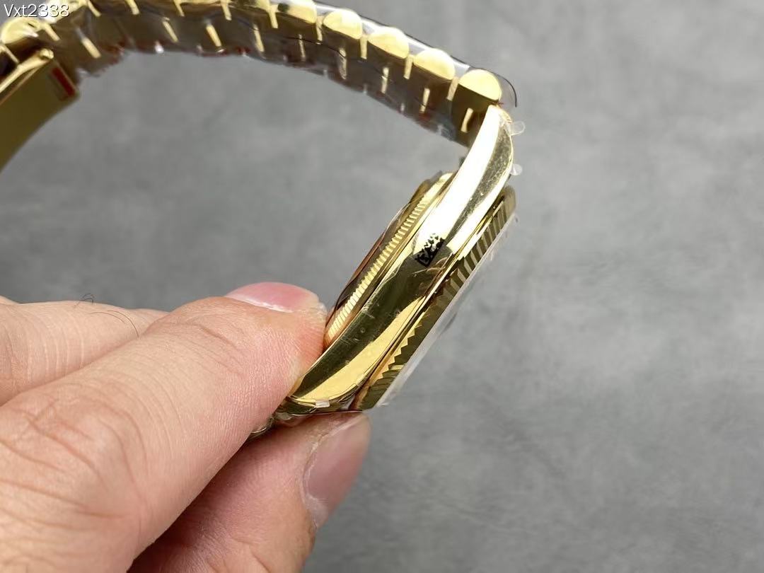 [TOP] ROLEX Watch 40mm - Green and Gold - 711 Luxury