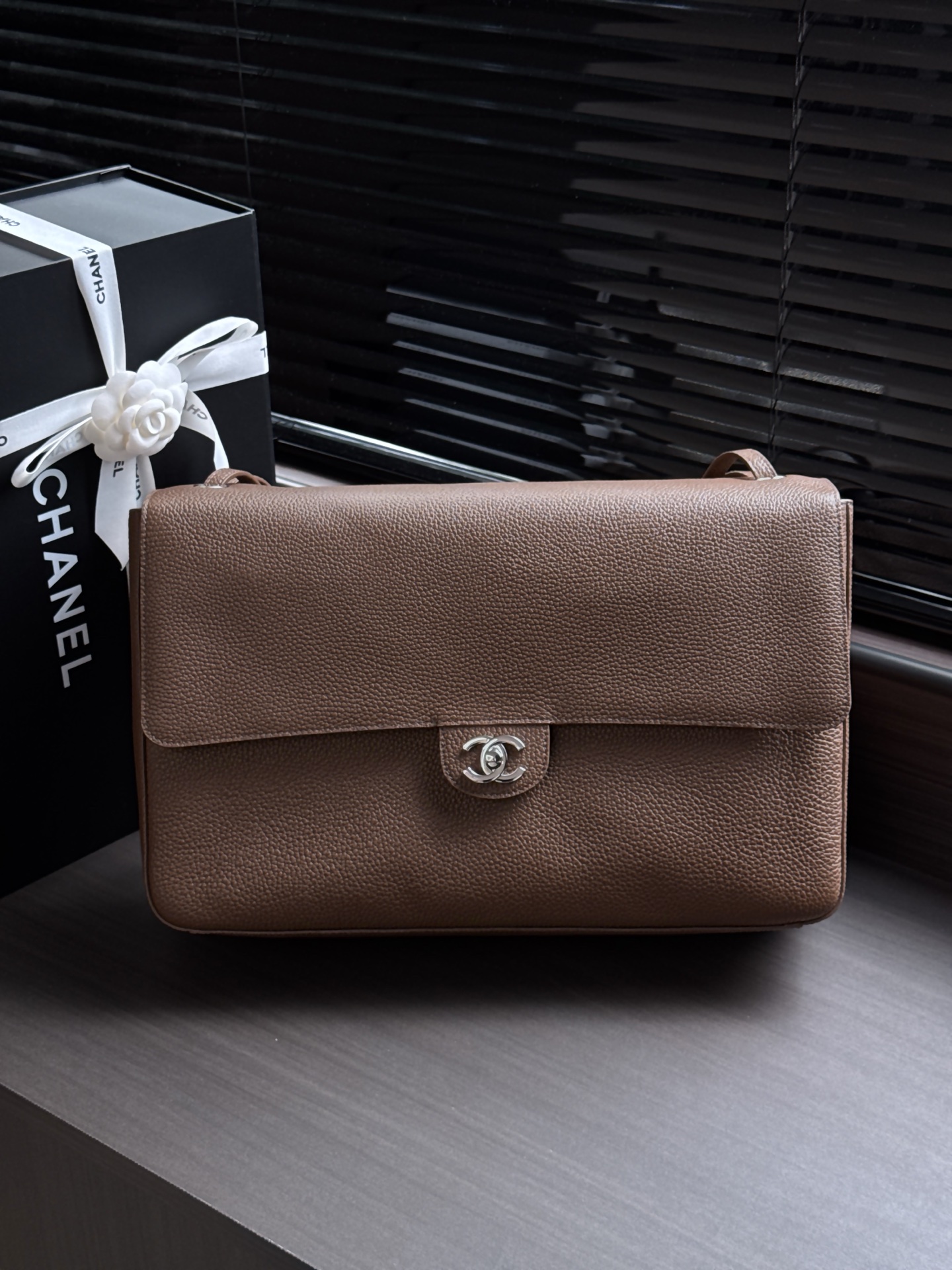 [TOP] CHANEL Flap Bag Calfskin 26x38x11cm - Brown&GHW/SHW - 711 Luxury