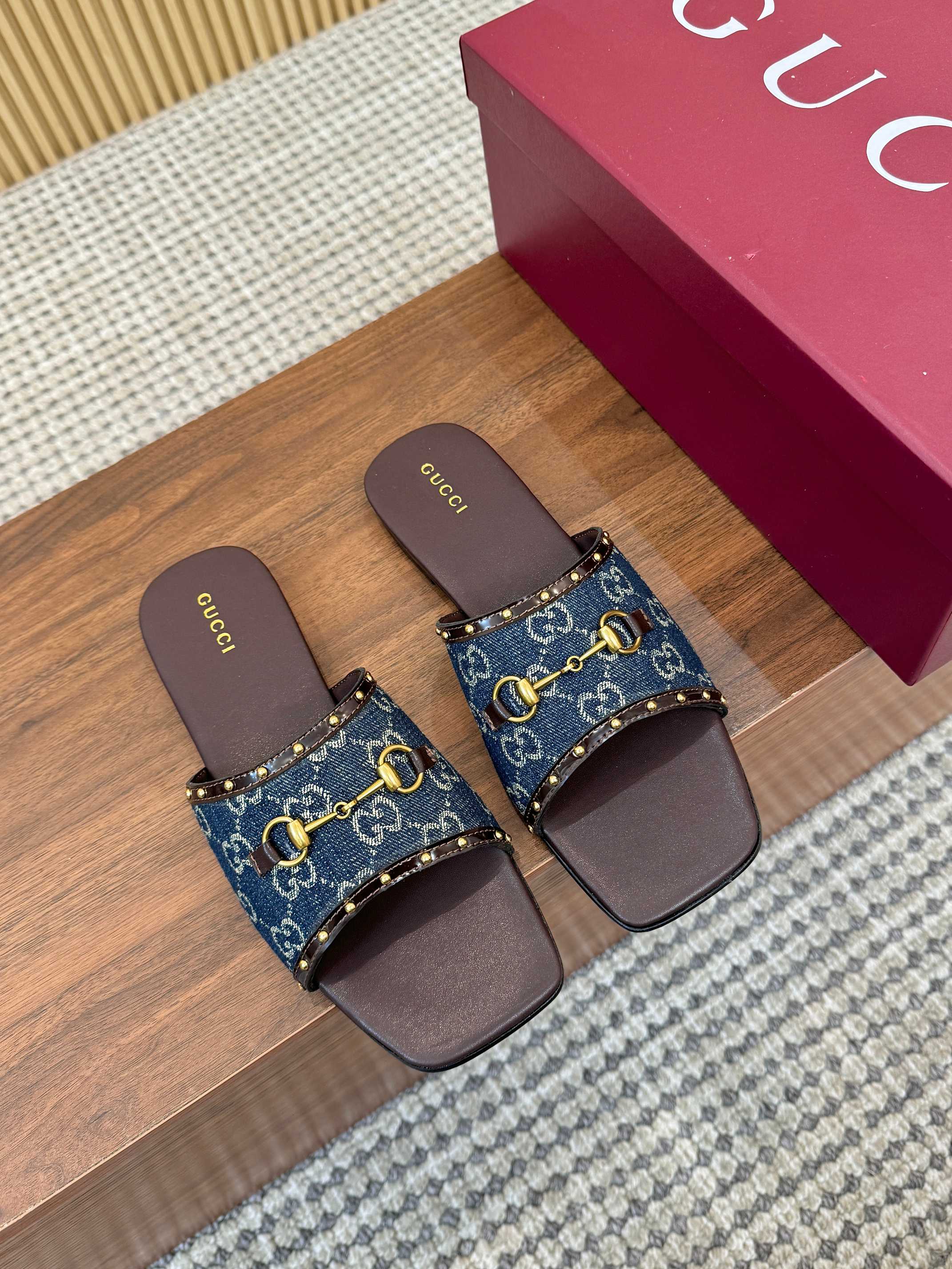 [TOP] GUCCI Slippers - Blue - 711 Luxury
