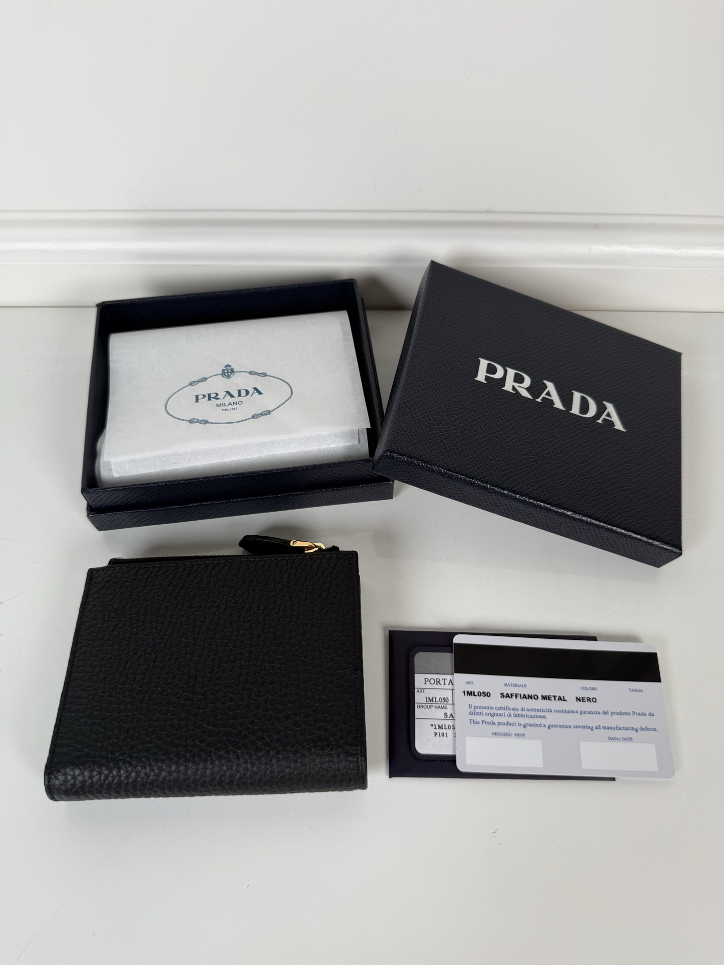 [TOP] PRADA Wallet 11.5 x 9.5cm - Black - 711 Luxury