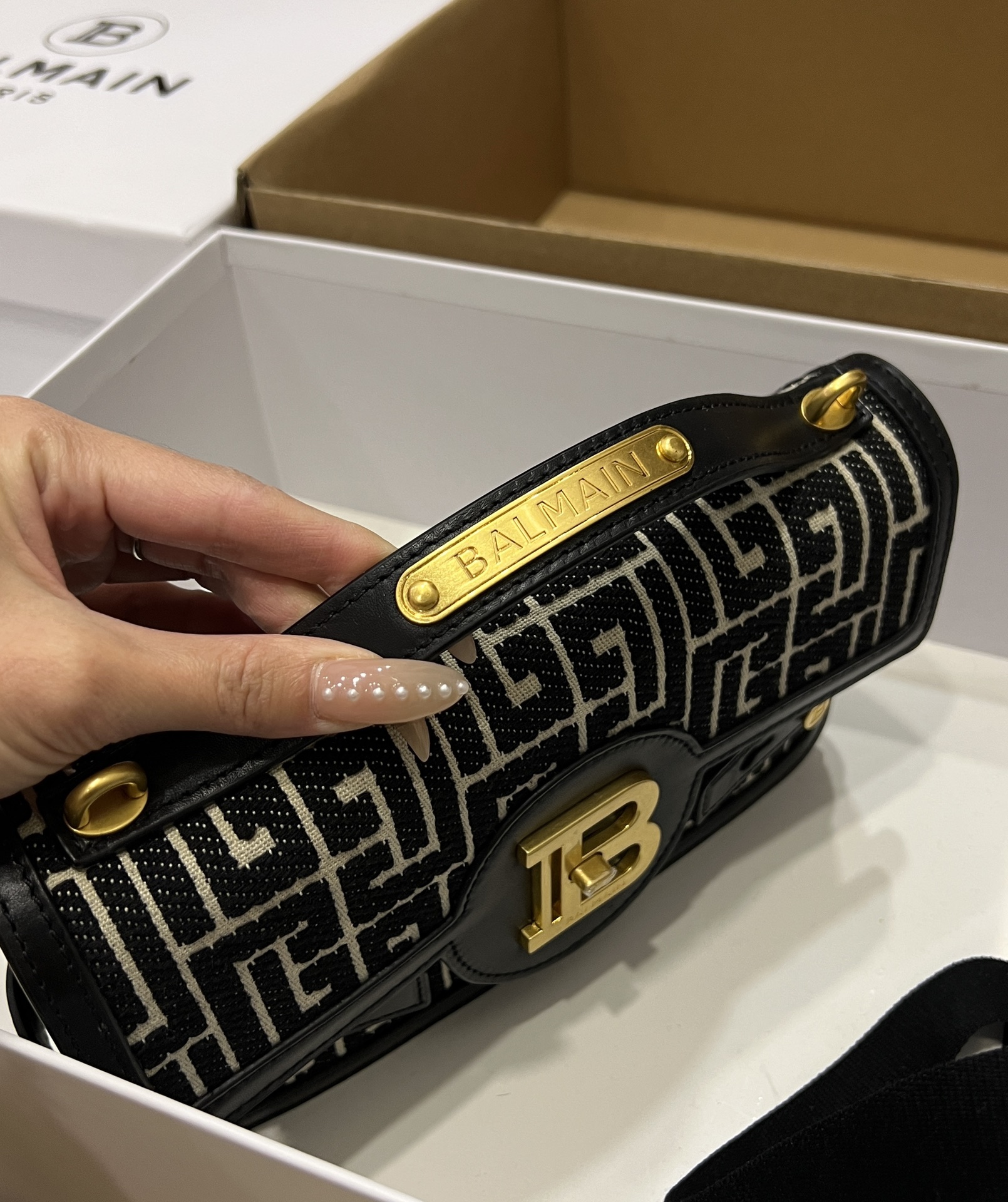 [TOP] BALMAIN Canvas Leather Patch Bag 23*14*8 cm - Black - 711 Luxury