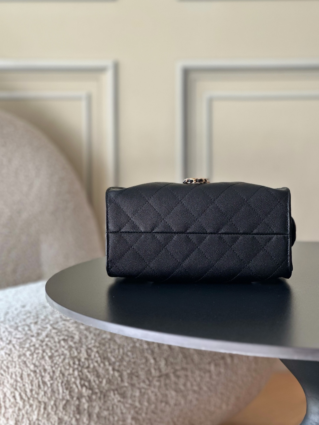 [TOP] CHANEL Hobo 25 Bag 20x22x12.5cm - Black & GHW - 711 Luxury