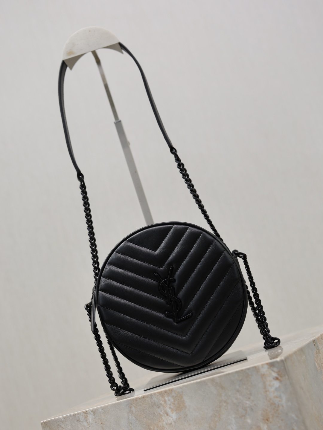 [TOP] Yves Saint Laurent YSL VINYLE Bag Cowhide 17x17x5.5cm - Black - 711 Luxury