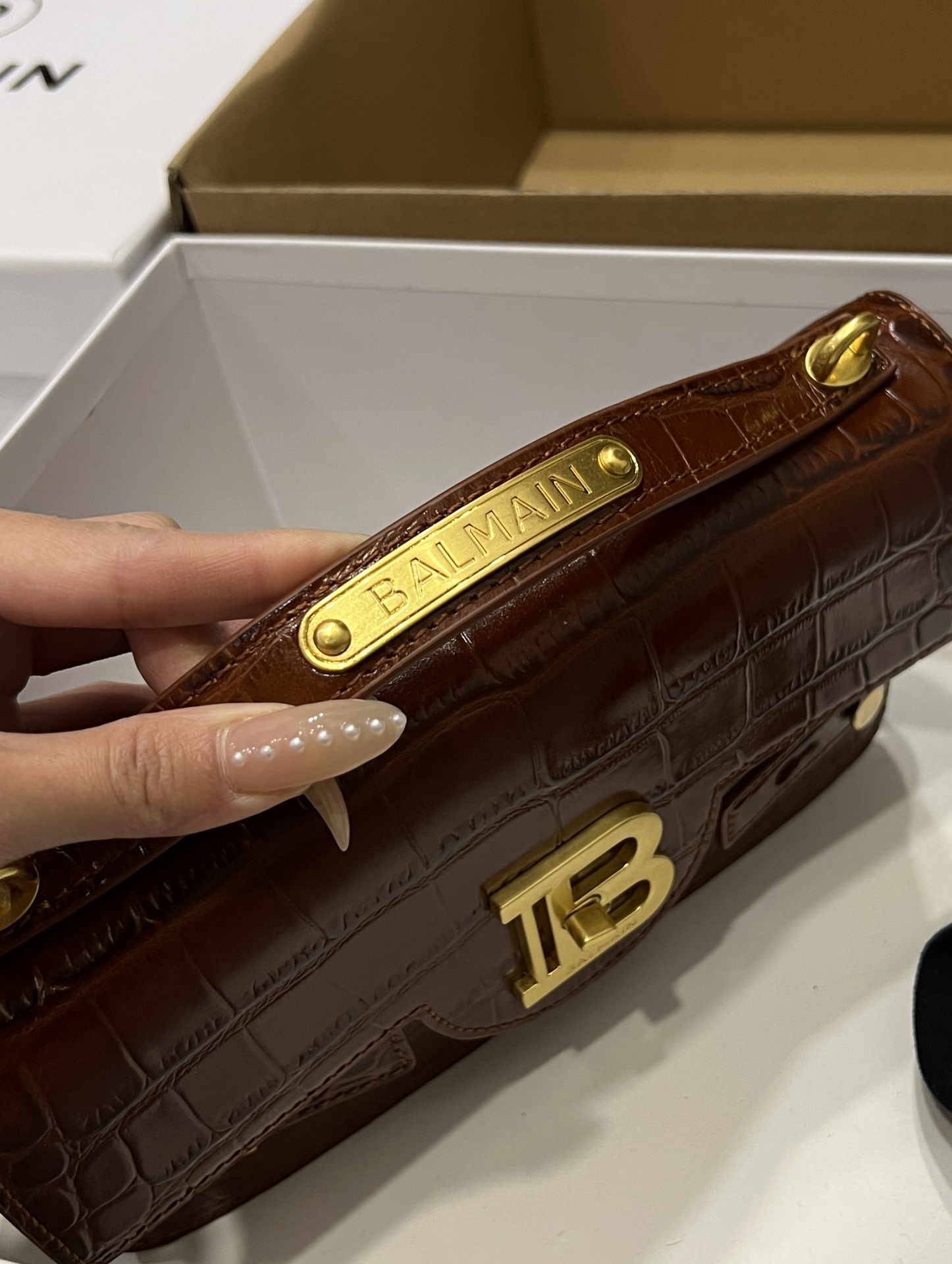 [TOP] BALMAIN Cowhide Embossed Crocodile Pattern Bag 23*14*8 CM - Chocolate - 711 Luxury