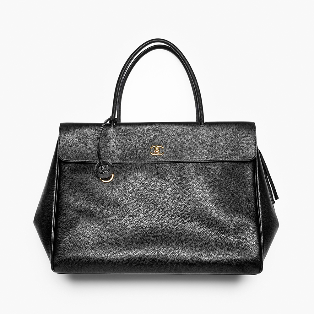 CHANEL Large Tote Grained Calfskin Gold-tone Metal Black #378547