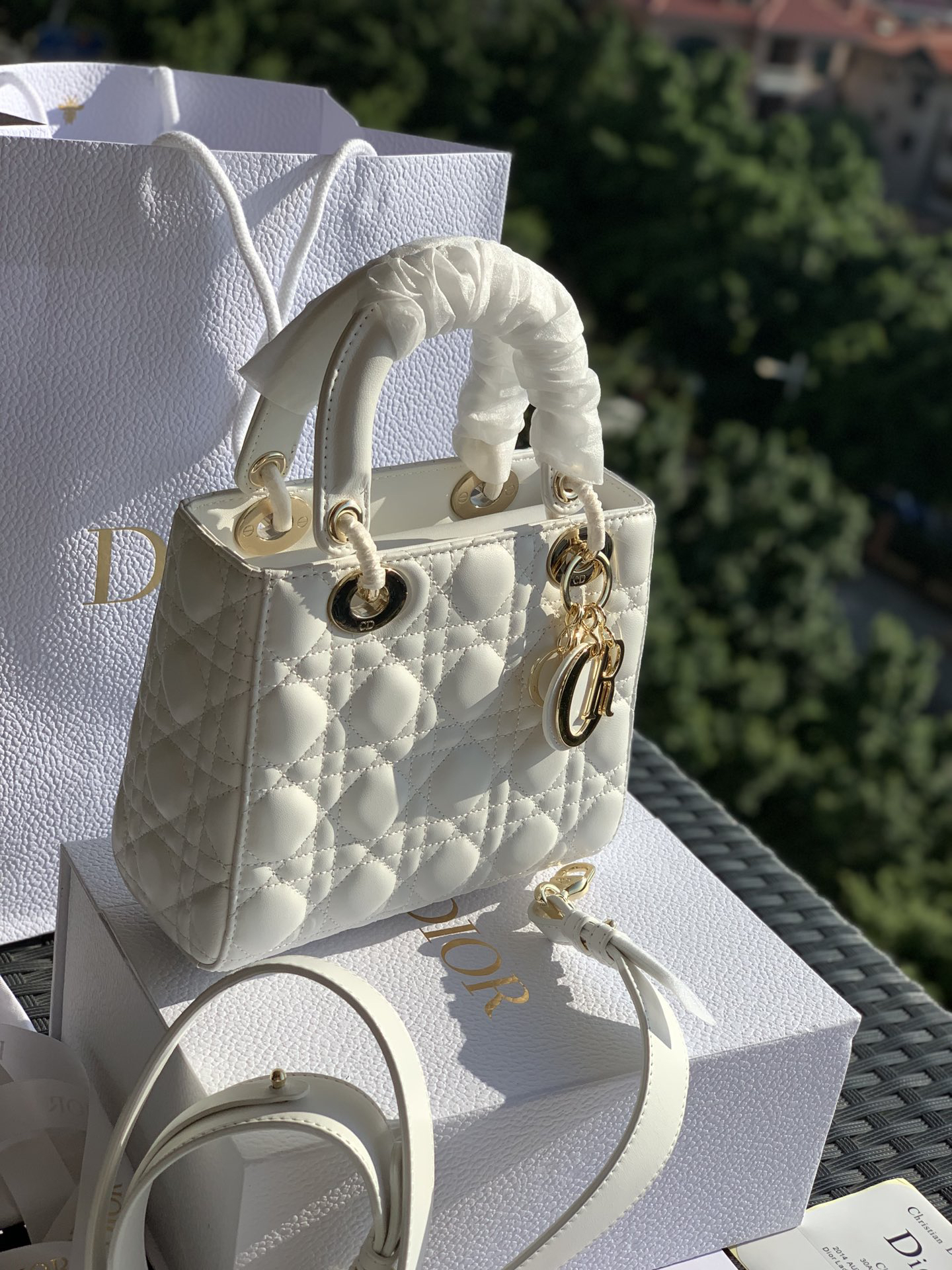 [TOP] Christian Dior Lady Dior Bag Lambskin 20x16.5x8cm - White