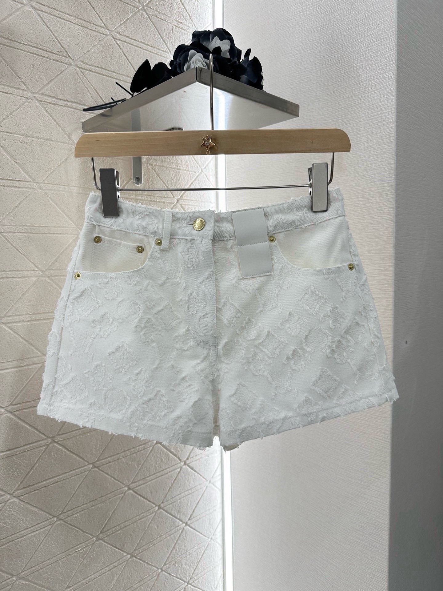 [TOP] Louis Vuitton LV  Shorts - White - 711 Luxury