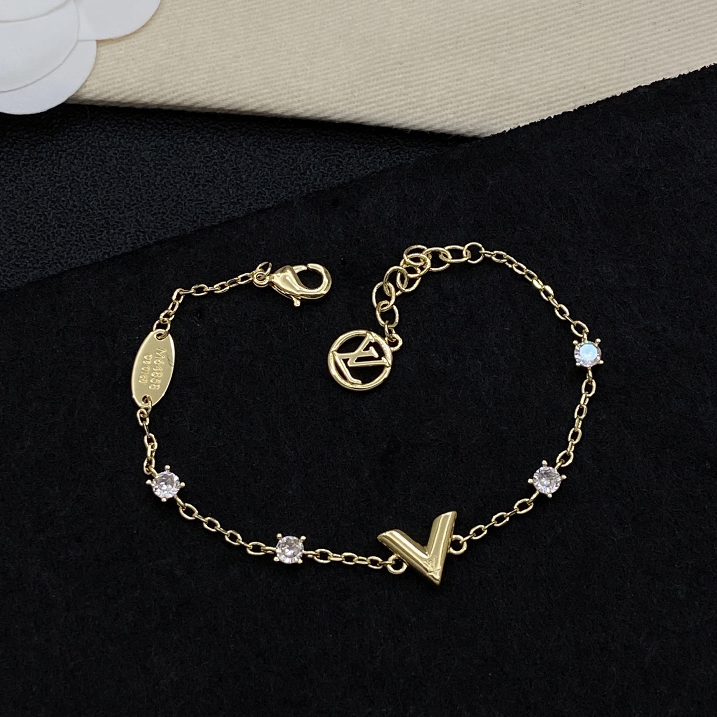 [TOP] Louis Vuitton LV Bracelet - Gold - 711 Luxury