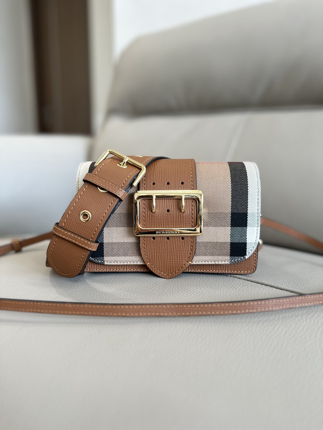 [TOP] BURBERRY The Buckle Bag 19.5x5x12cm - Khaki and Brown - 711 Luxury