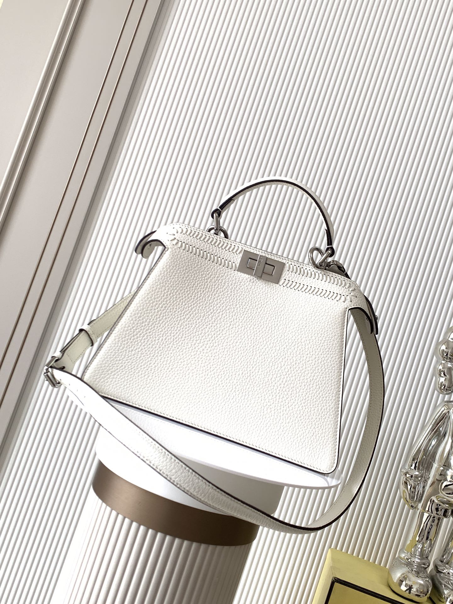 [TOP] FENDI Peekaboo ISeeU Bag Calfskin 27-11-20cm - White & SHW - 711 Luxury