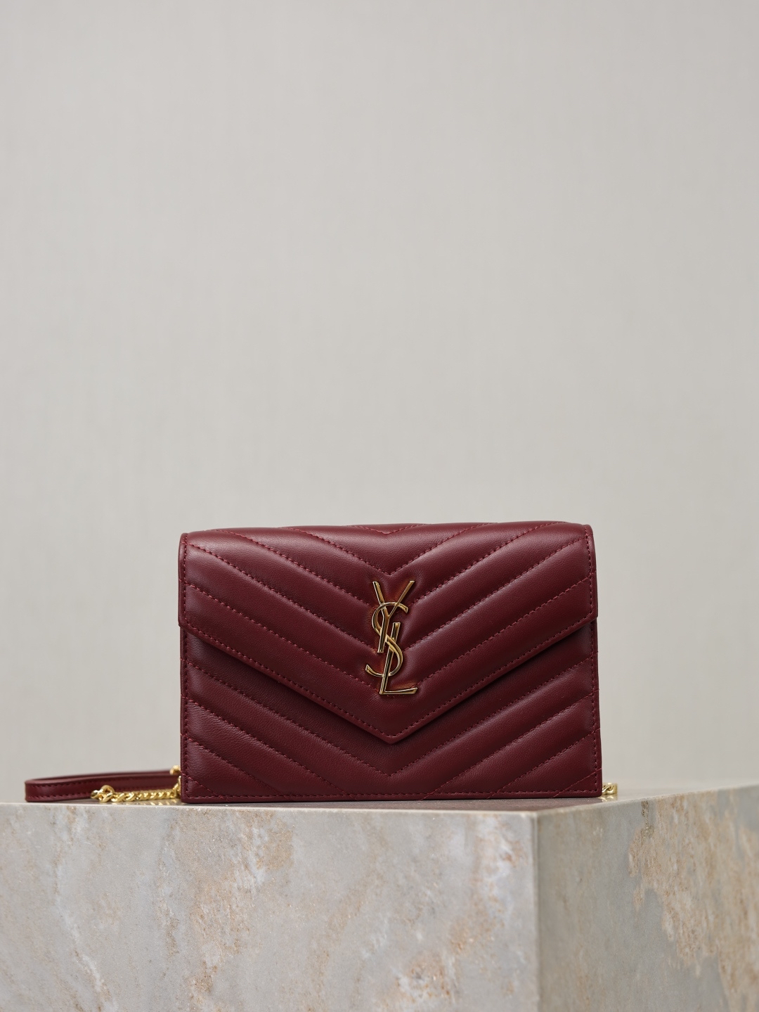 [TOP] Yves Saint Laurent YSL Woc Bag Lambskin 19x11.5x4cm - Red & GHW - 711 Luxury