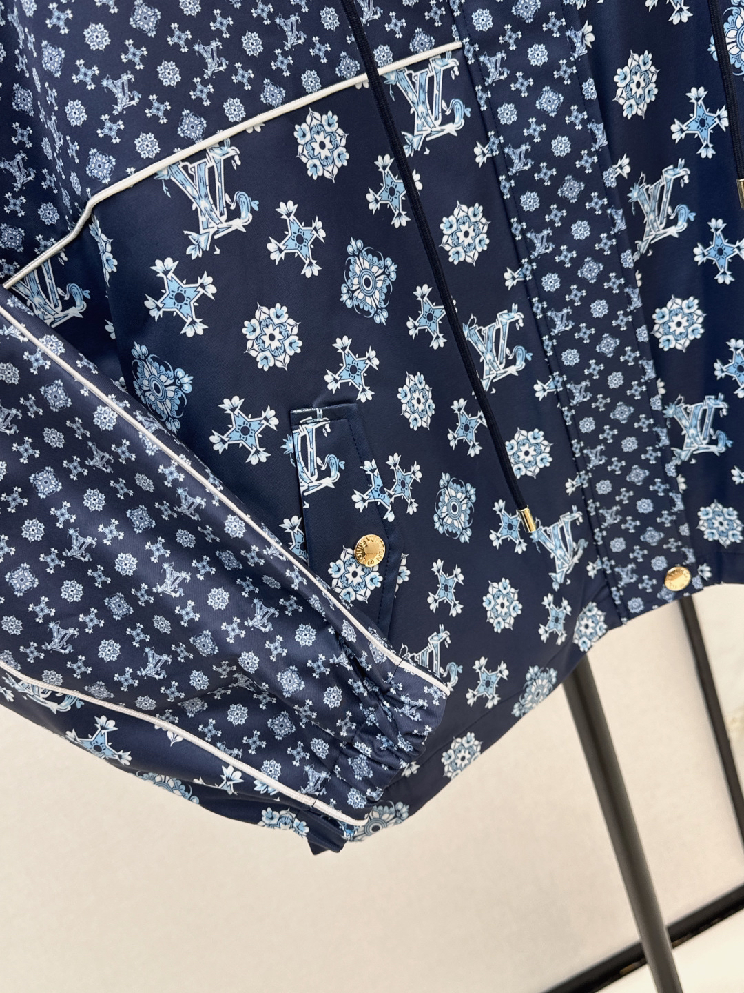 [TOP] Louis Vuitton LV Hooded Zip-Up Monogram Trench Coat - Navy Blue