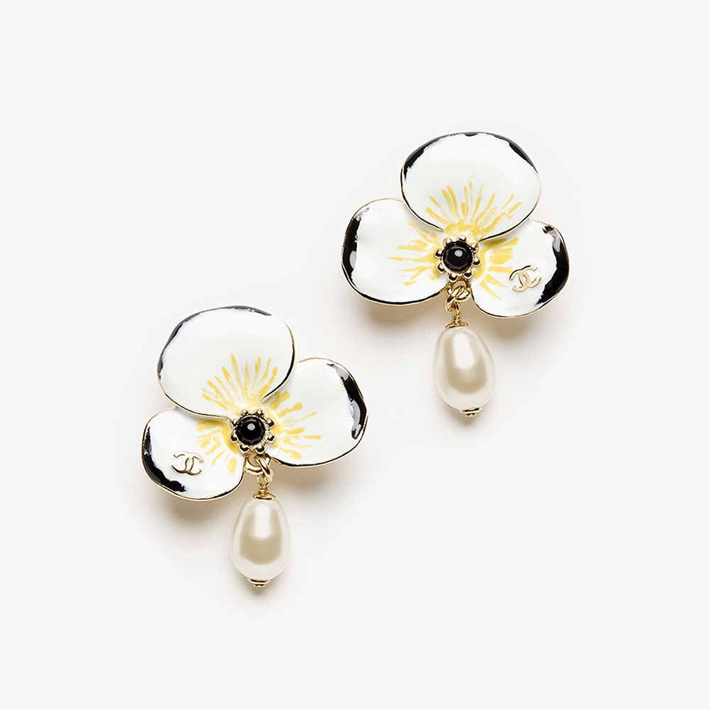 Chanel black Jewelry CHANEL Pendant Earrings Metal Resin Glass Pearls Golden Red Black Pearly White #393713 View 2 | Nigo Off