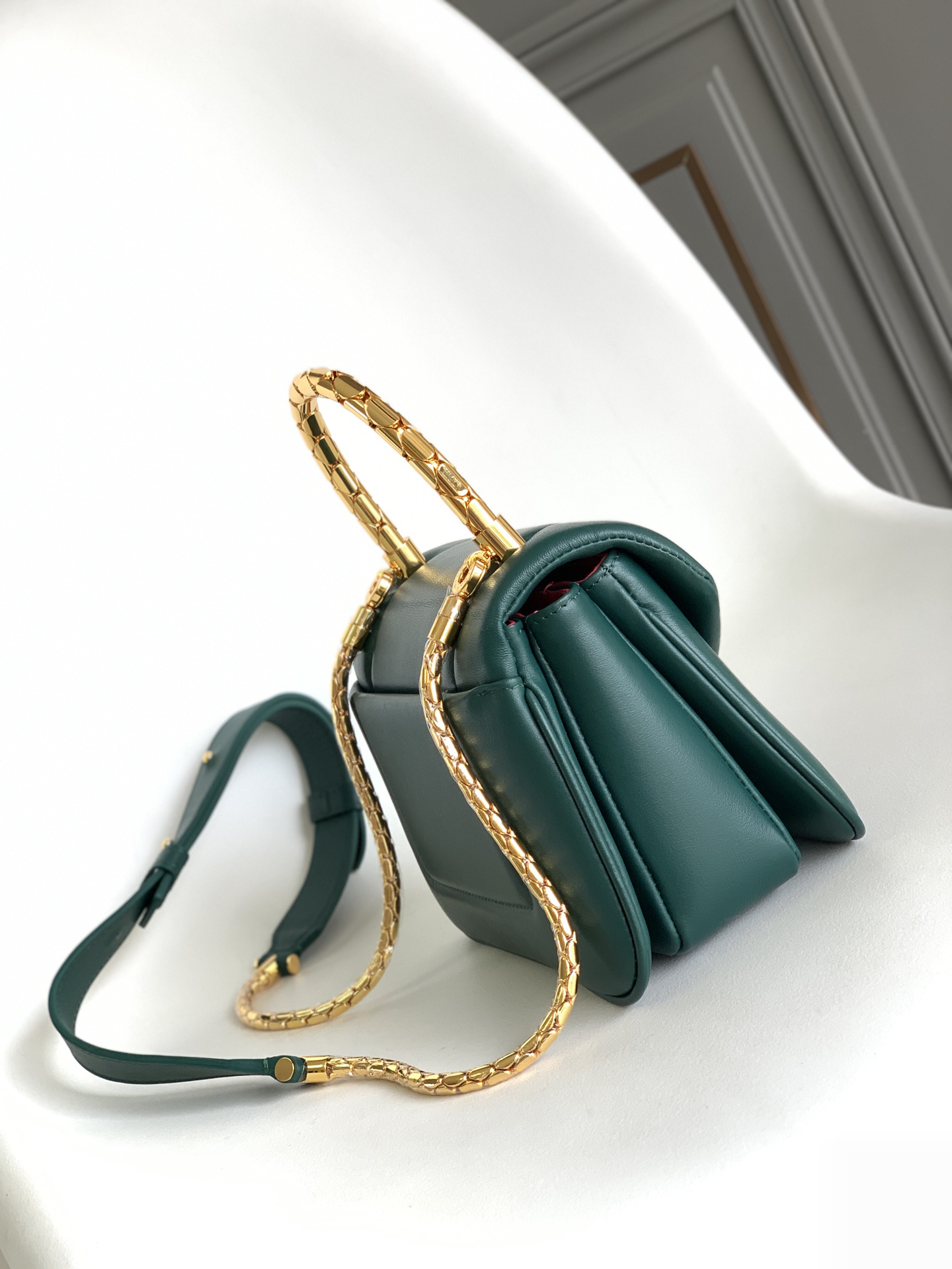 [TOP] BVLGARI Serpenti Reverse Bag Calfskin 20x14x10cm - Green