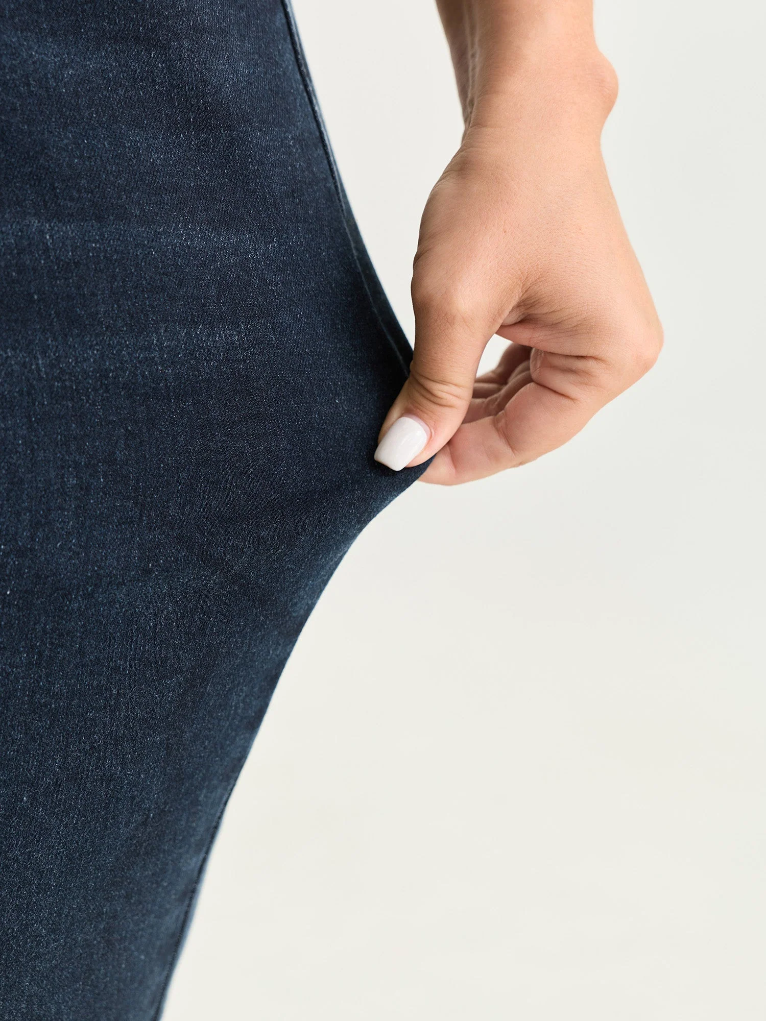 Stretchy Cropped Skinny-Fit Jeans