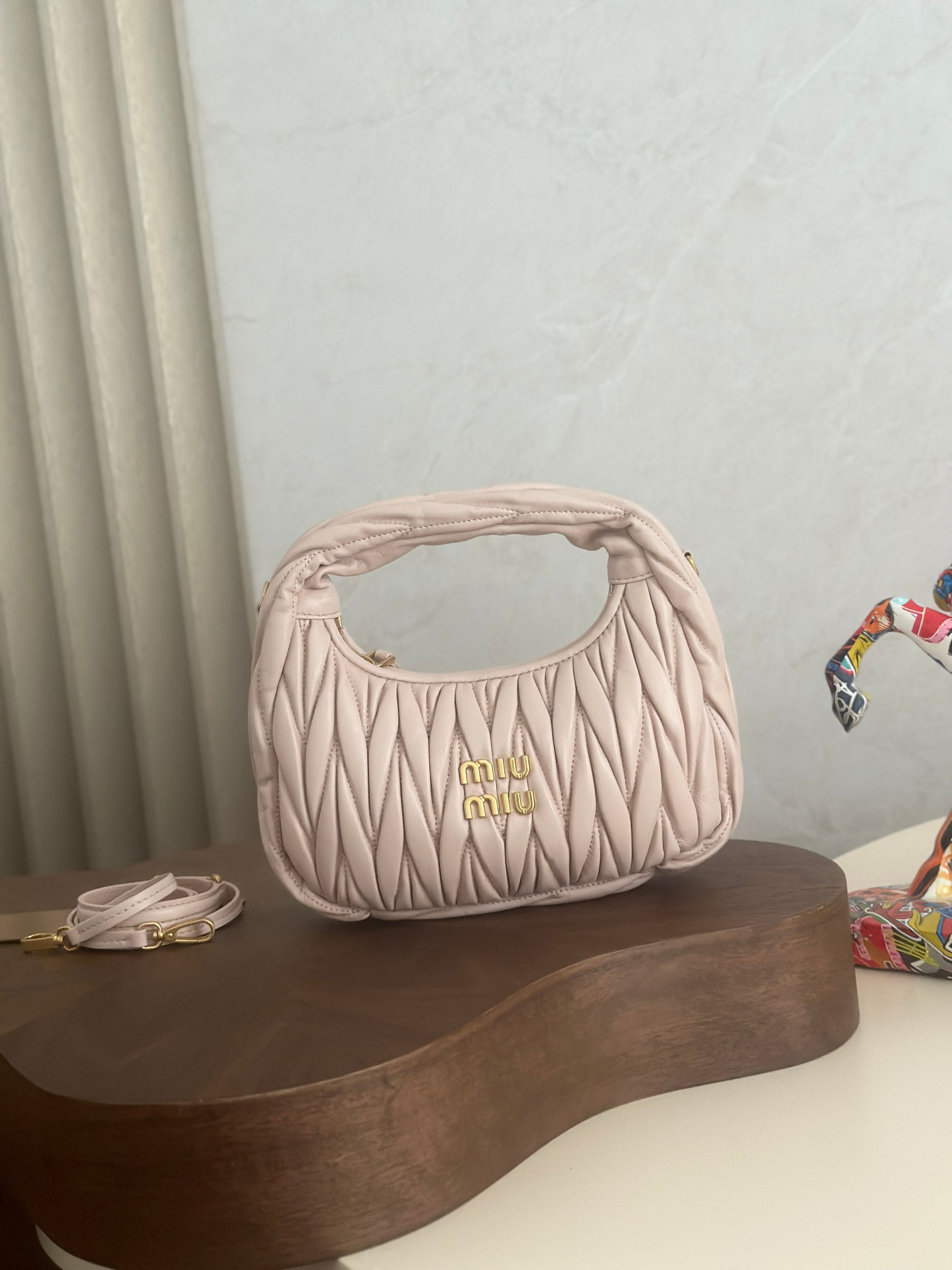 [TOP] Miu Miu MiuWander Bag Lambskin 20x17x6cm - Light Pink - 711 Luxury