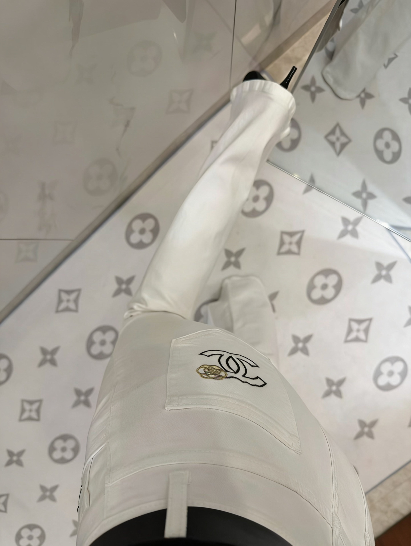 [TOP] CHANEL Pants - White