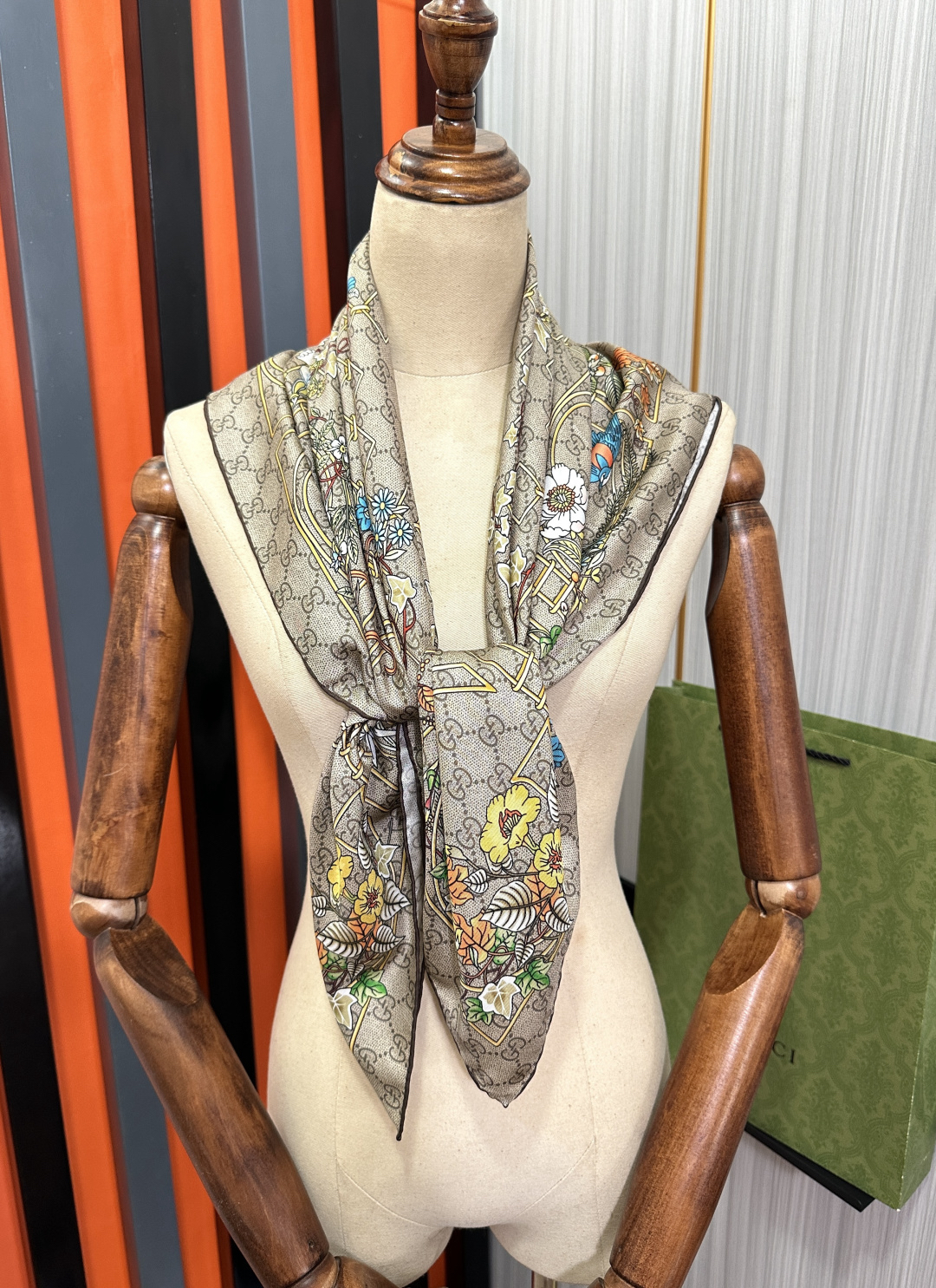 [TOP] GUCCI Silk Scarf 90x90cm - Brown - 711 Luxury