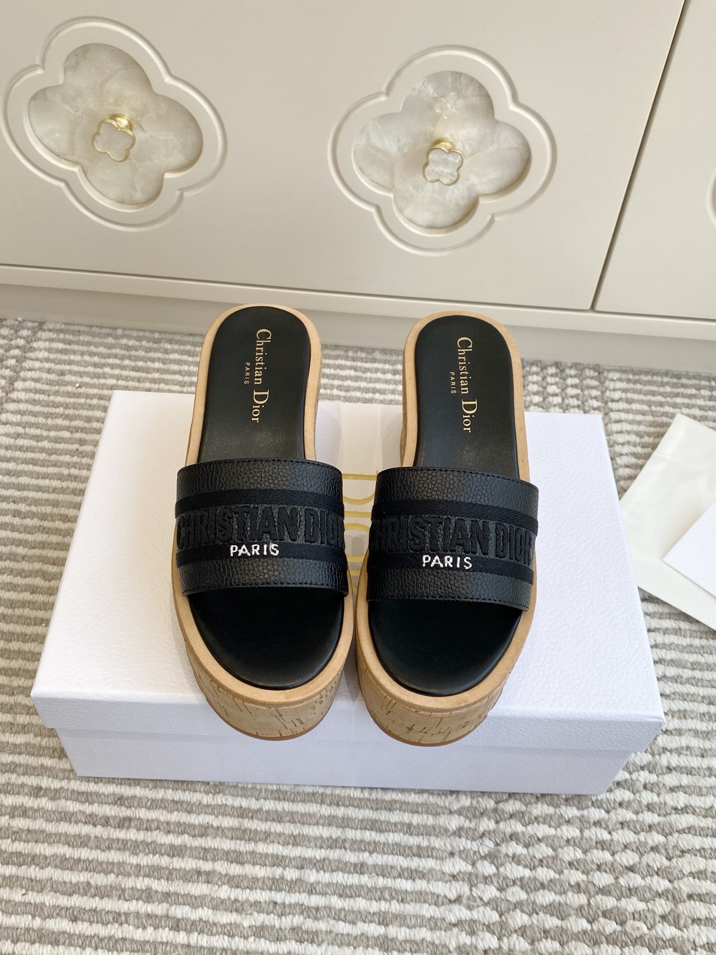[TOP] Christian Dior Slippers - Black - 711 Luxury