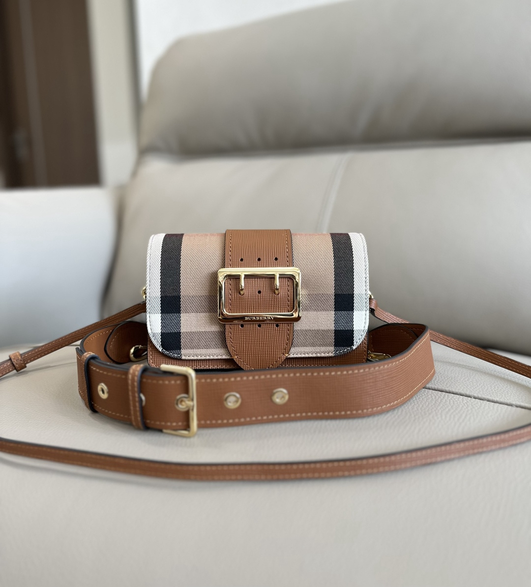 [TOP] BURBERRY The Buckle Bag 19.5x5x12cm - Khaki and Brown - 711 Luxury