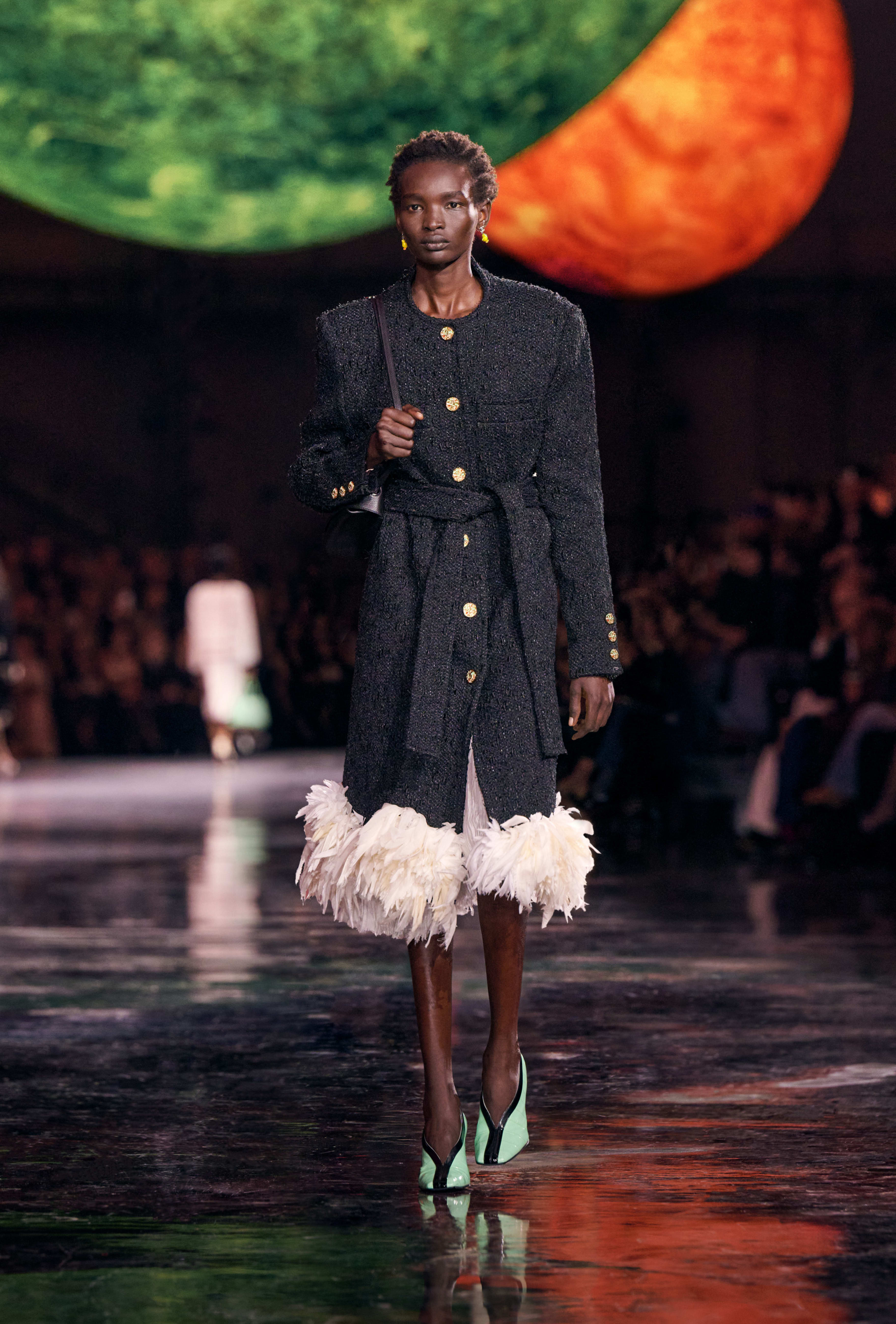 CHANEL Maxi Flapbag Grained Calfskin Silver Metal Black #378545