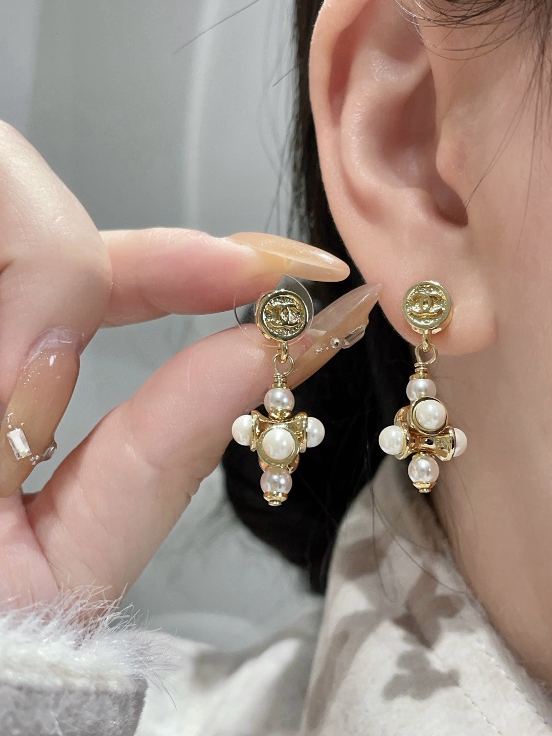 [TOP] CHANEL Earrings - Gold