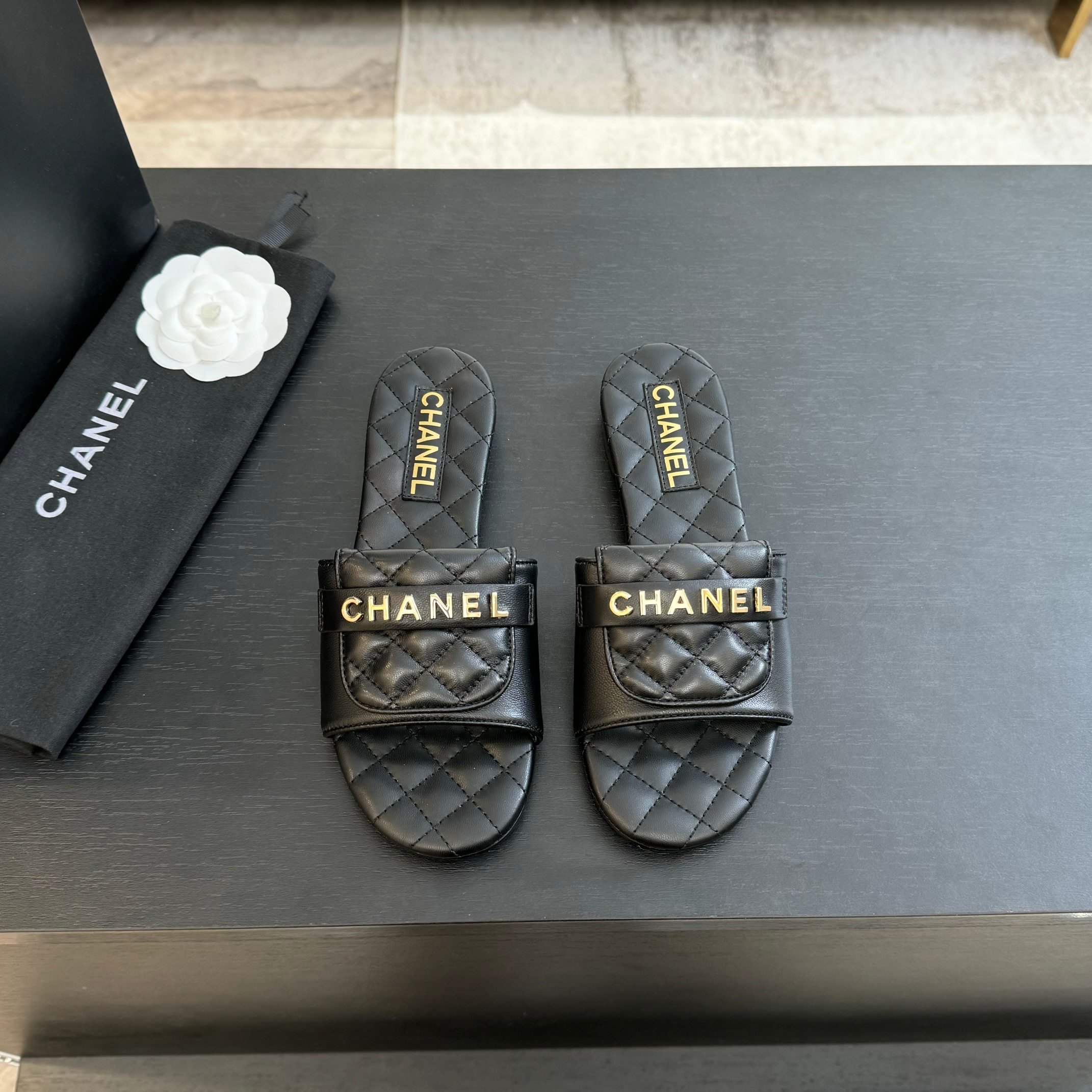 [TOP] CHANEL Slippers - Black - 711 Luxury