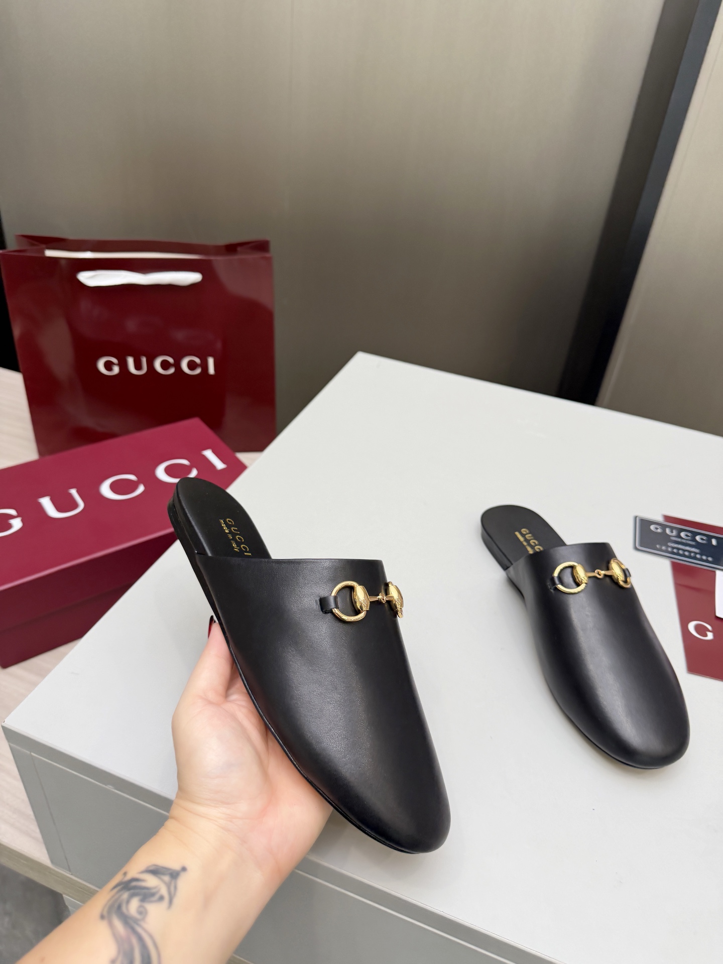 [TOP] GUCCI Shoes - Black - 711 Luxury