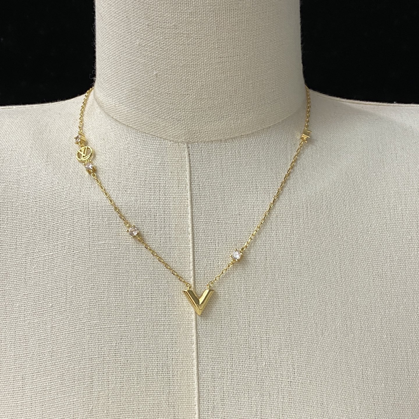 [TOP] Louis Vuitton LV Necklace - Gold - 711 Luxury