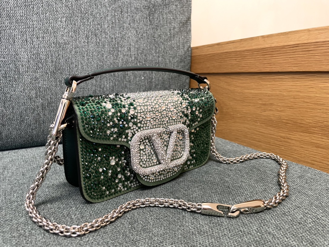 [TOP] VALENTINO Loco Bag with Diamond 20x11x5cm - Green