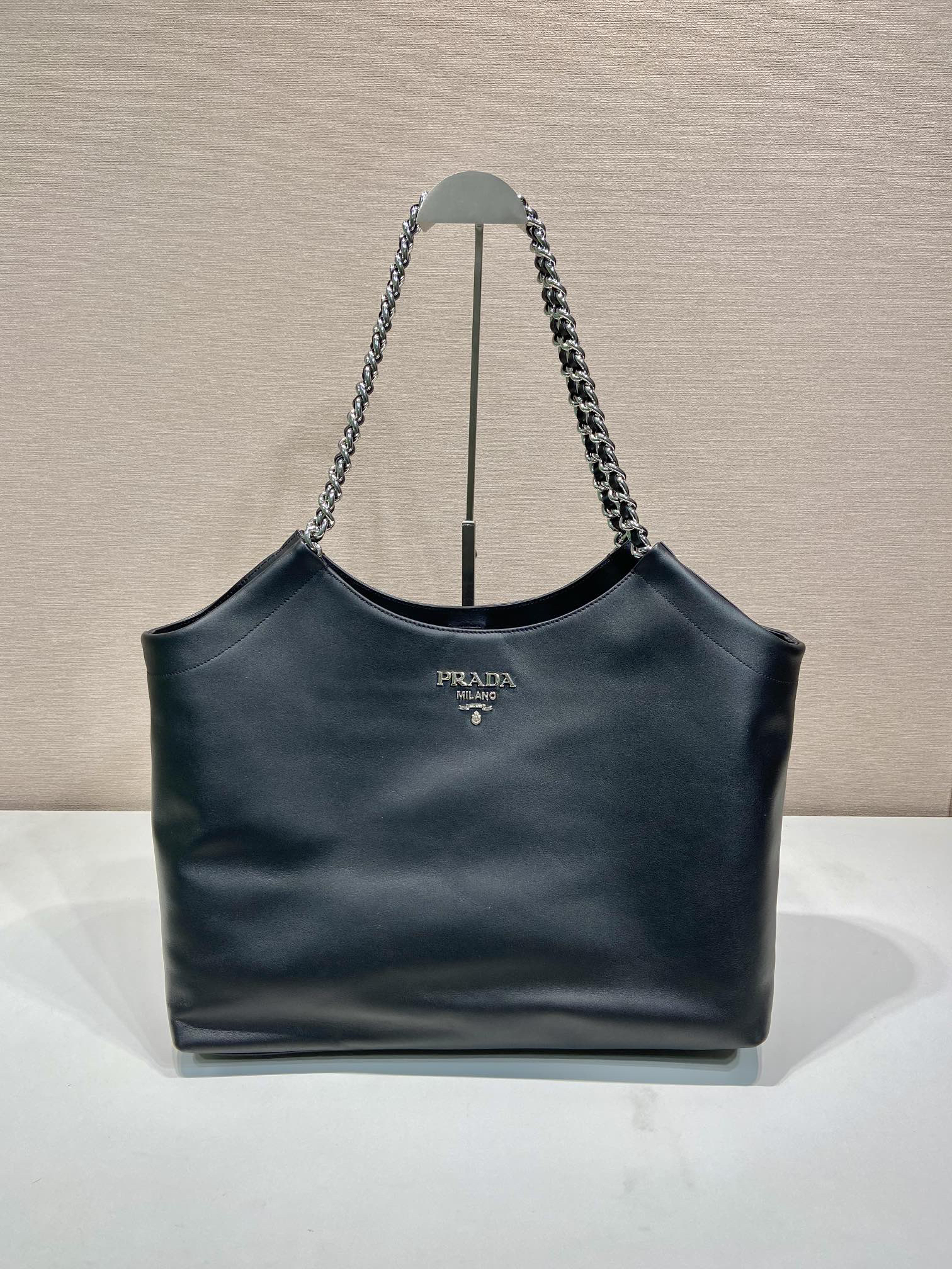 [TOP] PRADA Cowhide Bag  39x29x19cm - Black - 711 Luxury