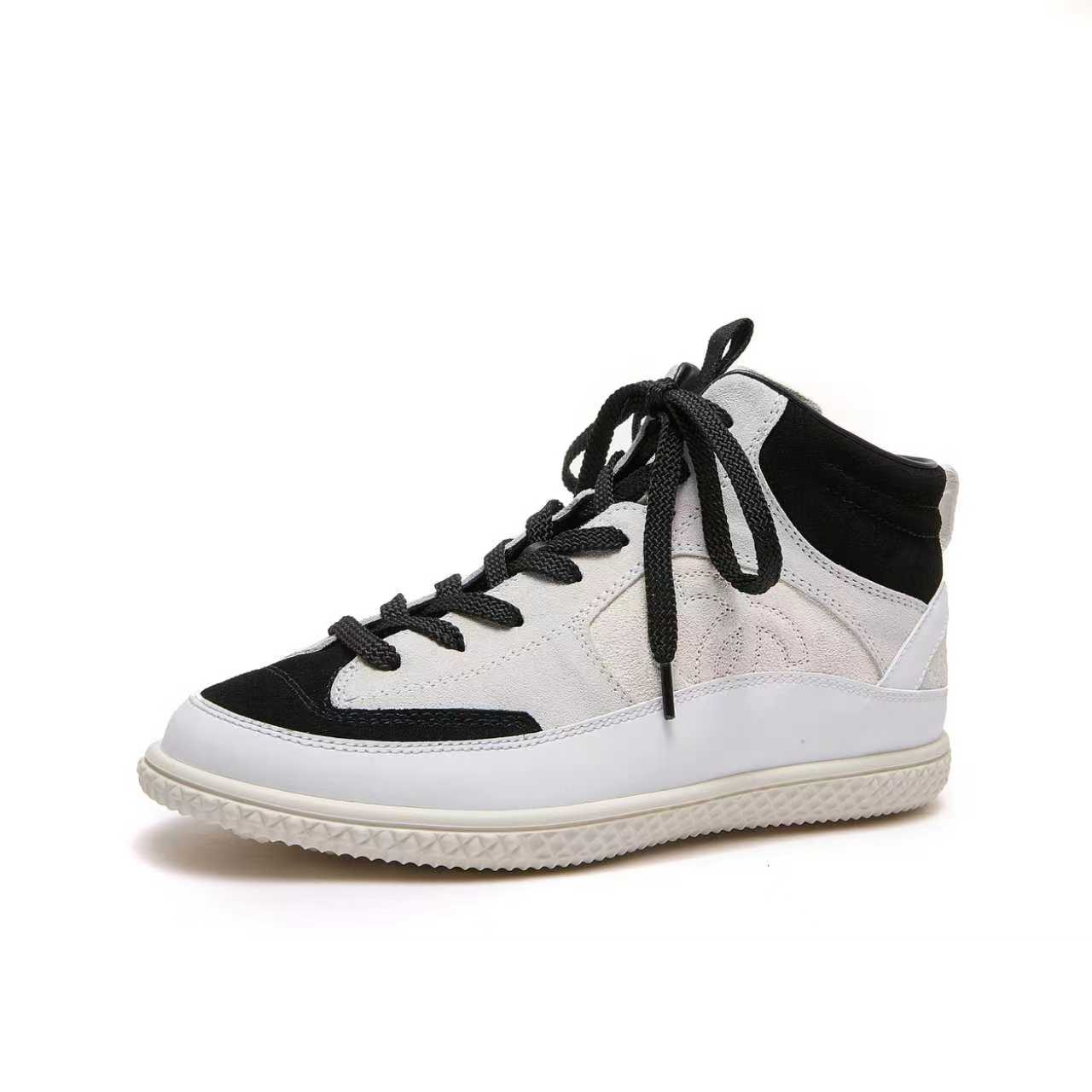 [TOP] CHANEL Sneakers - White