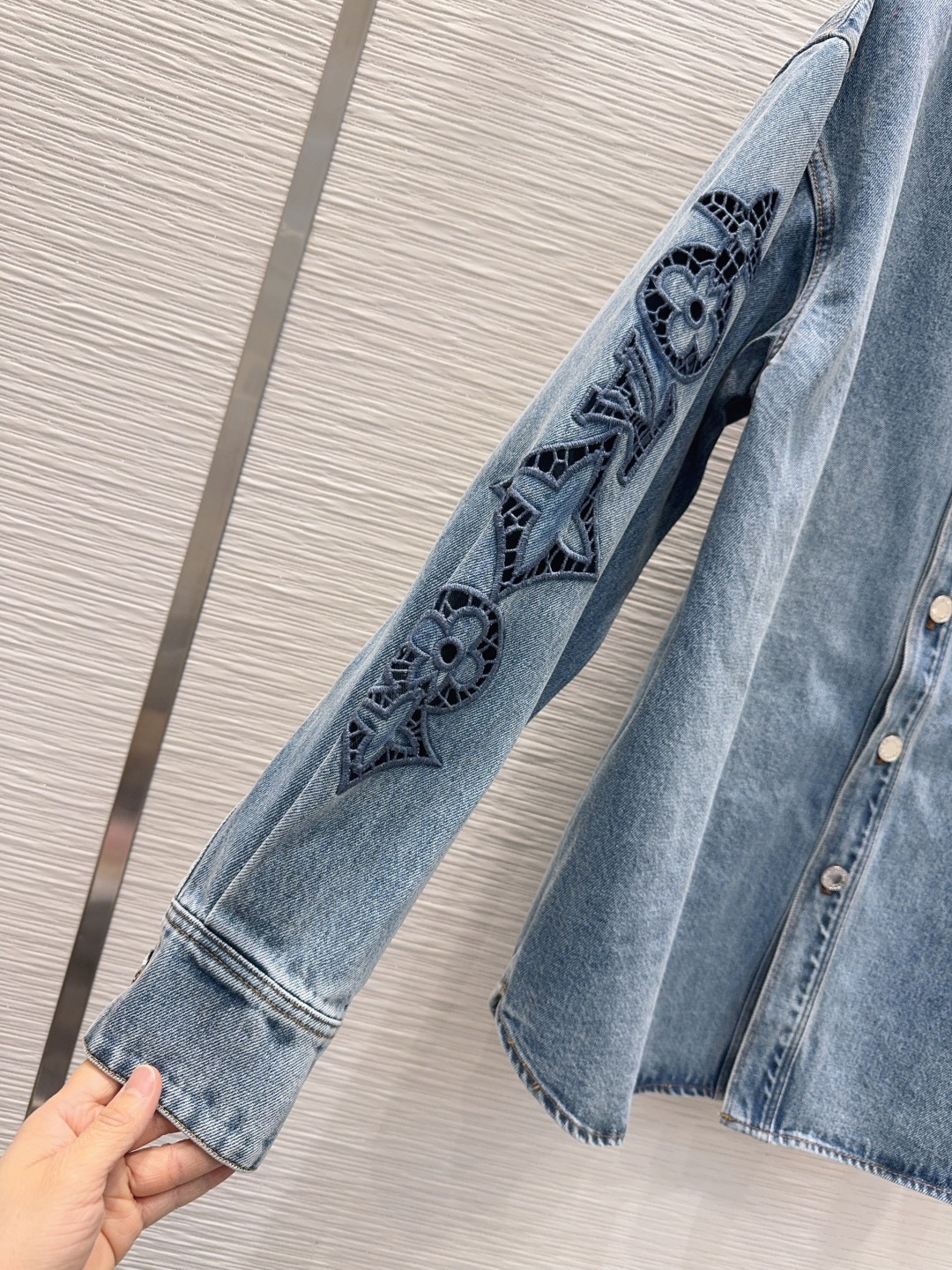 [TOP] Louis Vuitton LV Denim Shirt - Blue