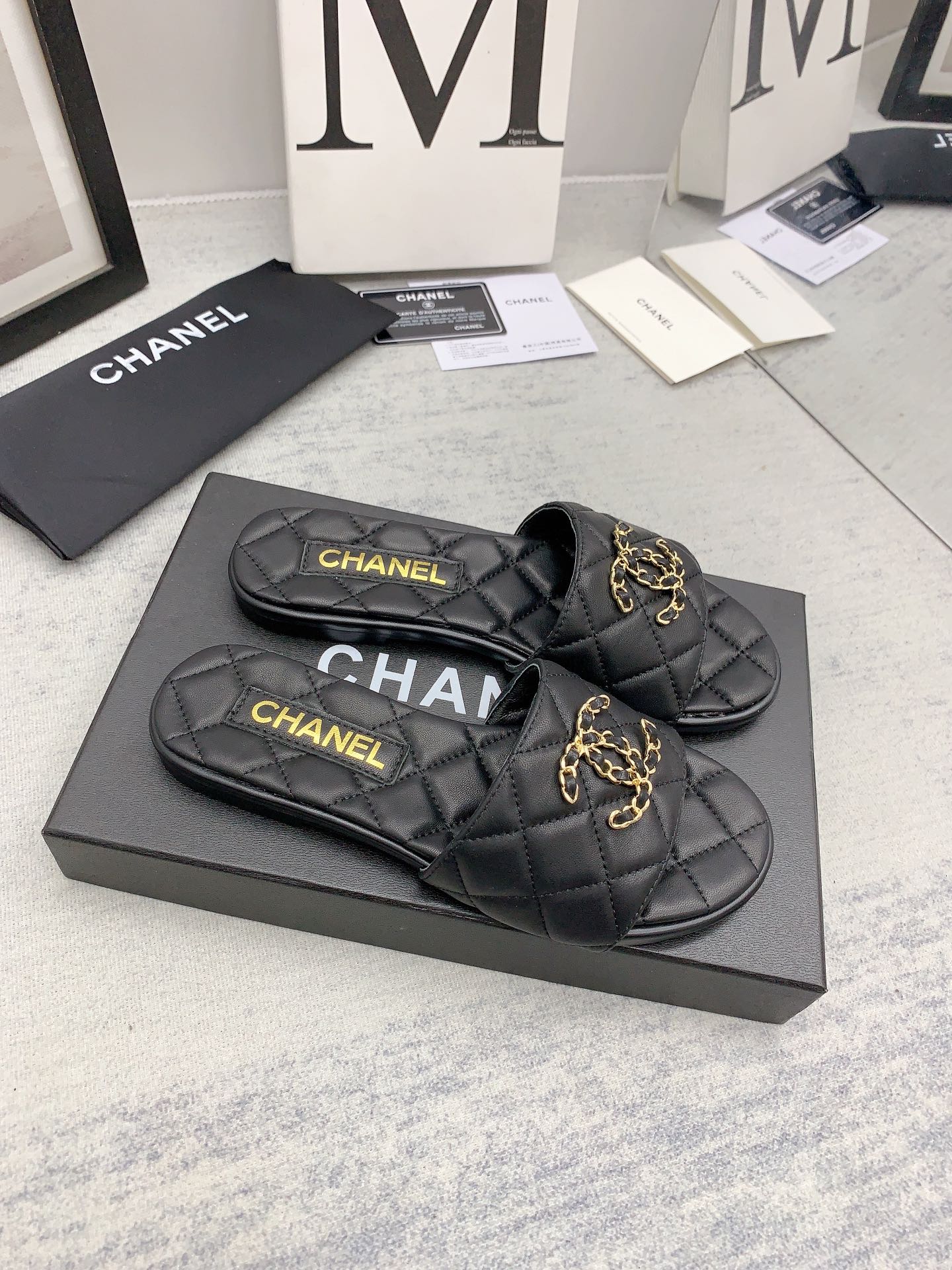 [TOP] CHANEL Slippers - Black - 711 Luxury