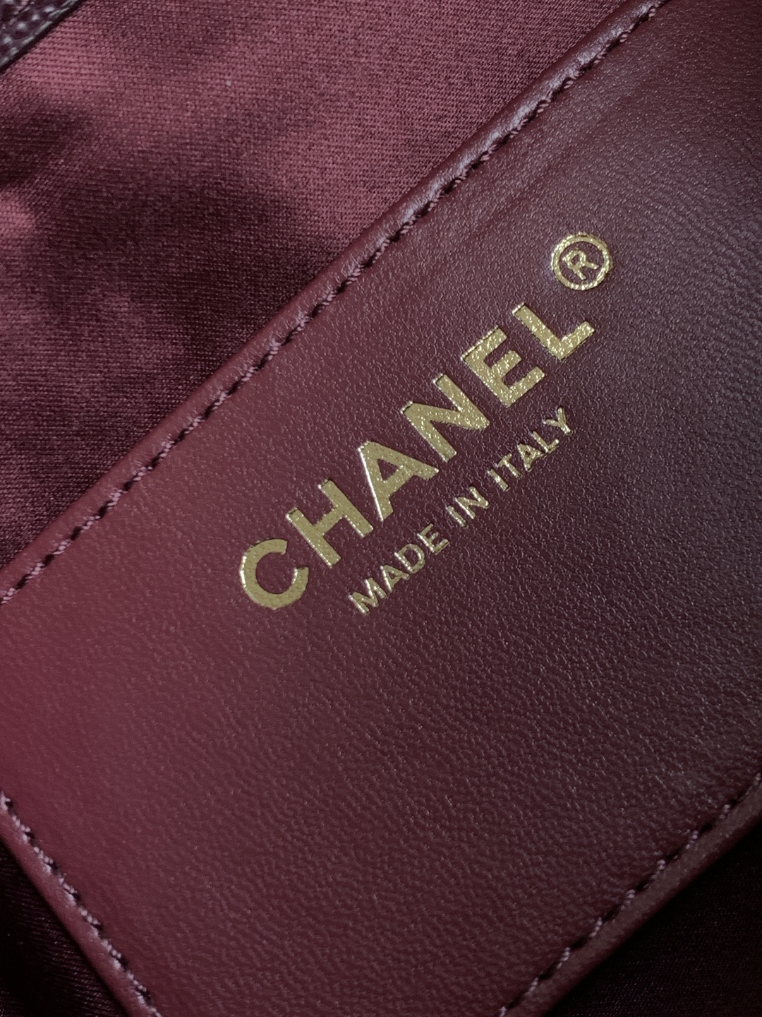 [TOP] CHANEL Mini Hobo Bag 20x22x12.5CM - Claret