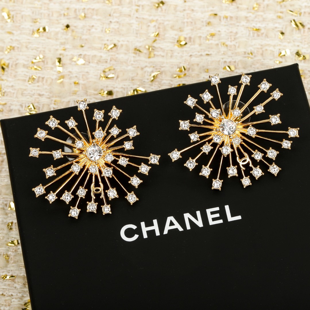 [TOP] CHANEL Earrings - Gold