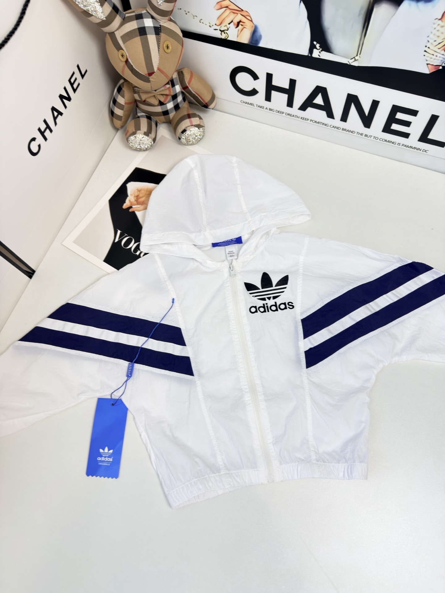 Adidas Unisex Kids Three Stripes Trefoil Hooded Lightweight Sun Protection Jacket Boys Girls Zip Up Windbreaker
