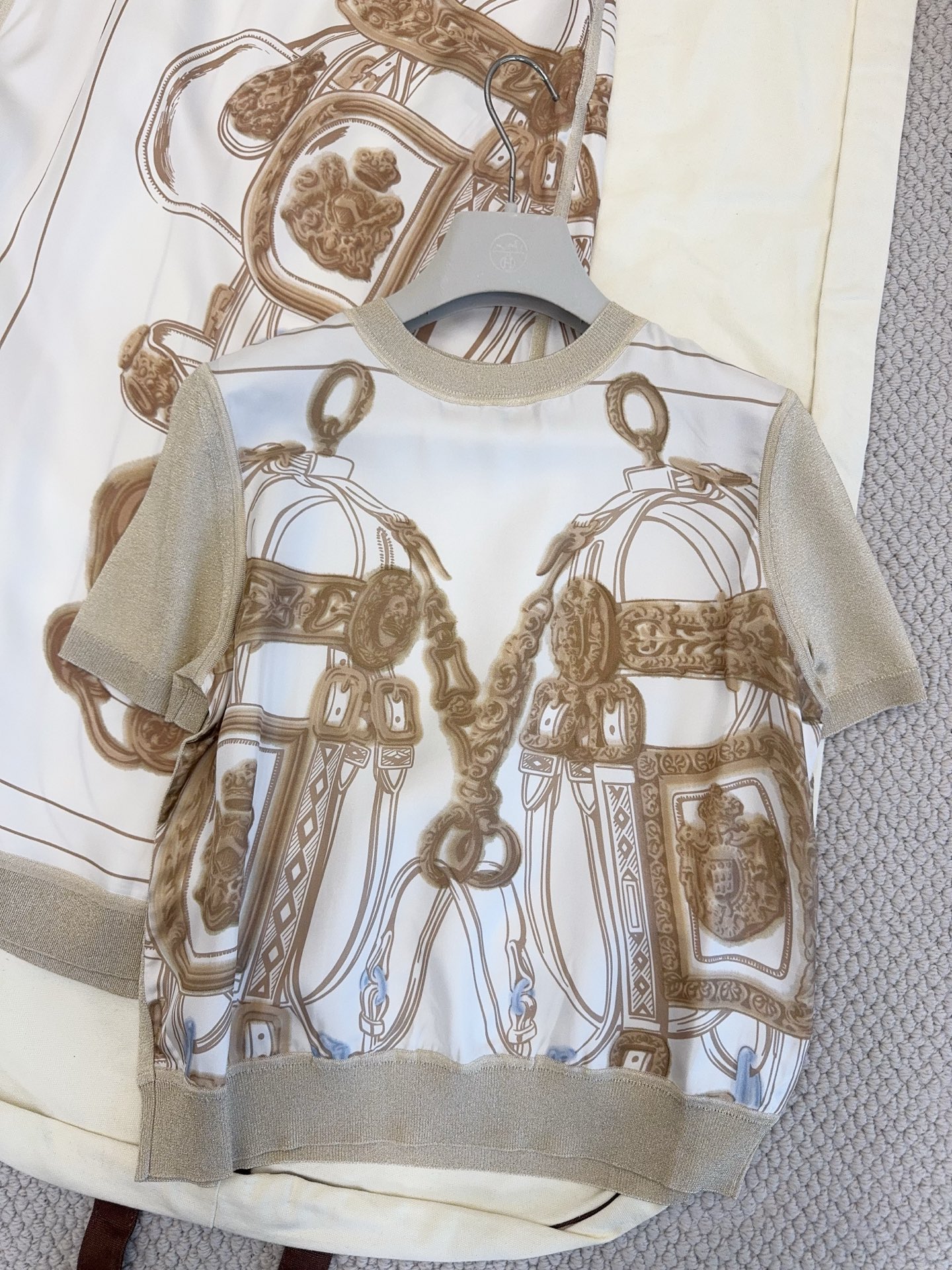 Designer gold Clothing Hermès Brides De Gala Gold Short-sleeve Sweater and Long Skirt With Slit #378279 View 2 | Nigo Office