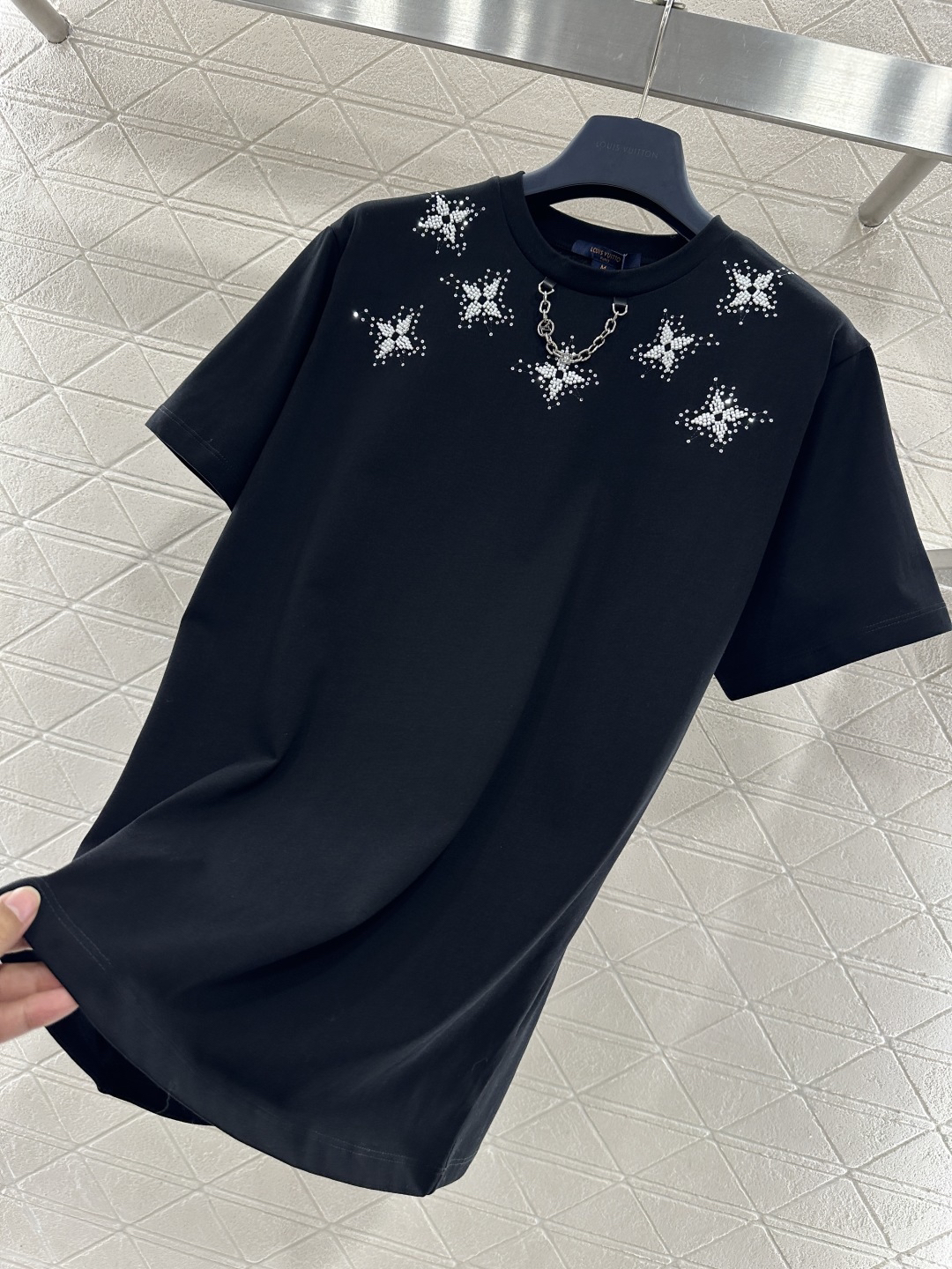 [TOP] Louis Vuitton LV Short-Sleeve T-Shirt - Black