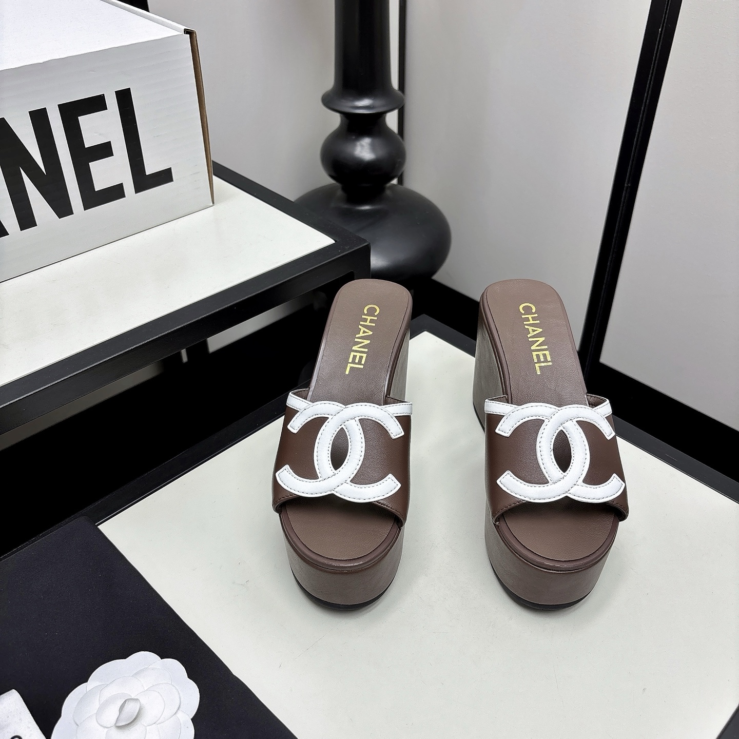 [TOP] CHANEL Slippers - Coffee - 711 Luxury